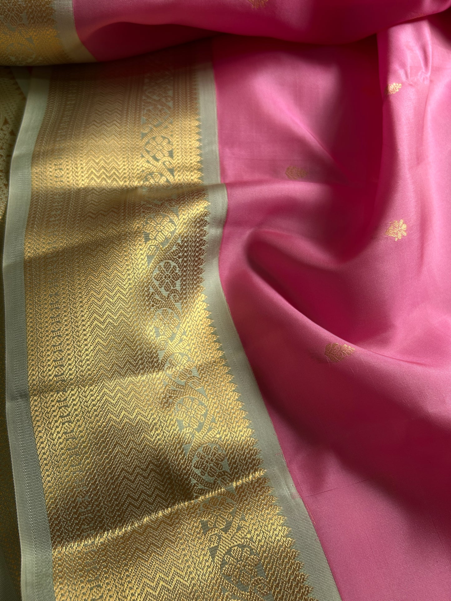 Harusha (2D) : Baby pink-silver grey