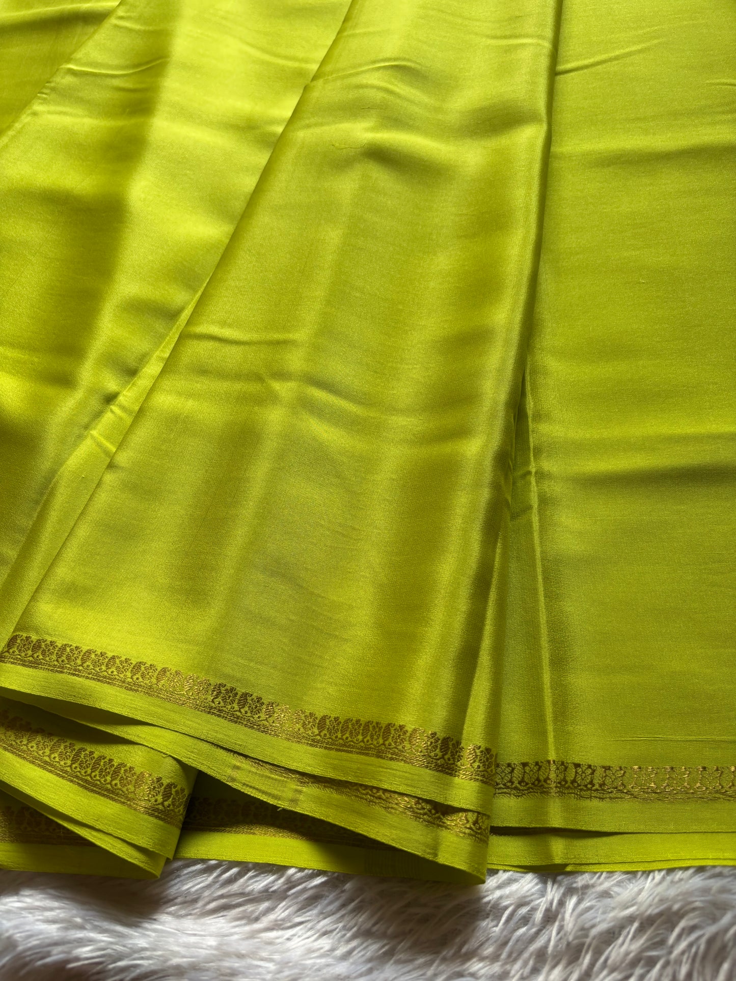 Nitya : Solid Olive