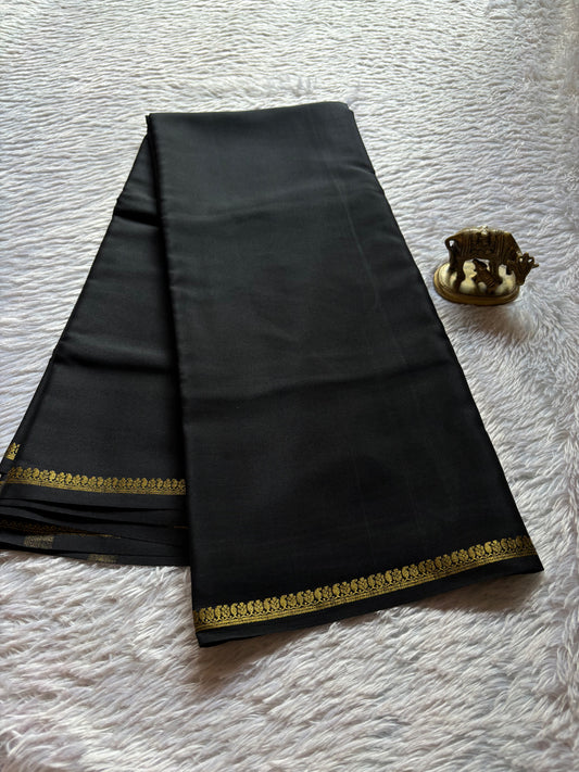 Nitya : Solid Black