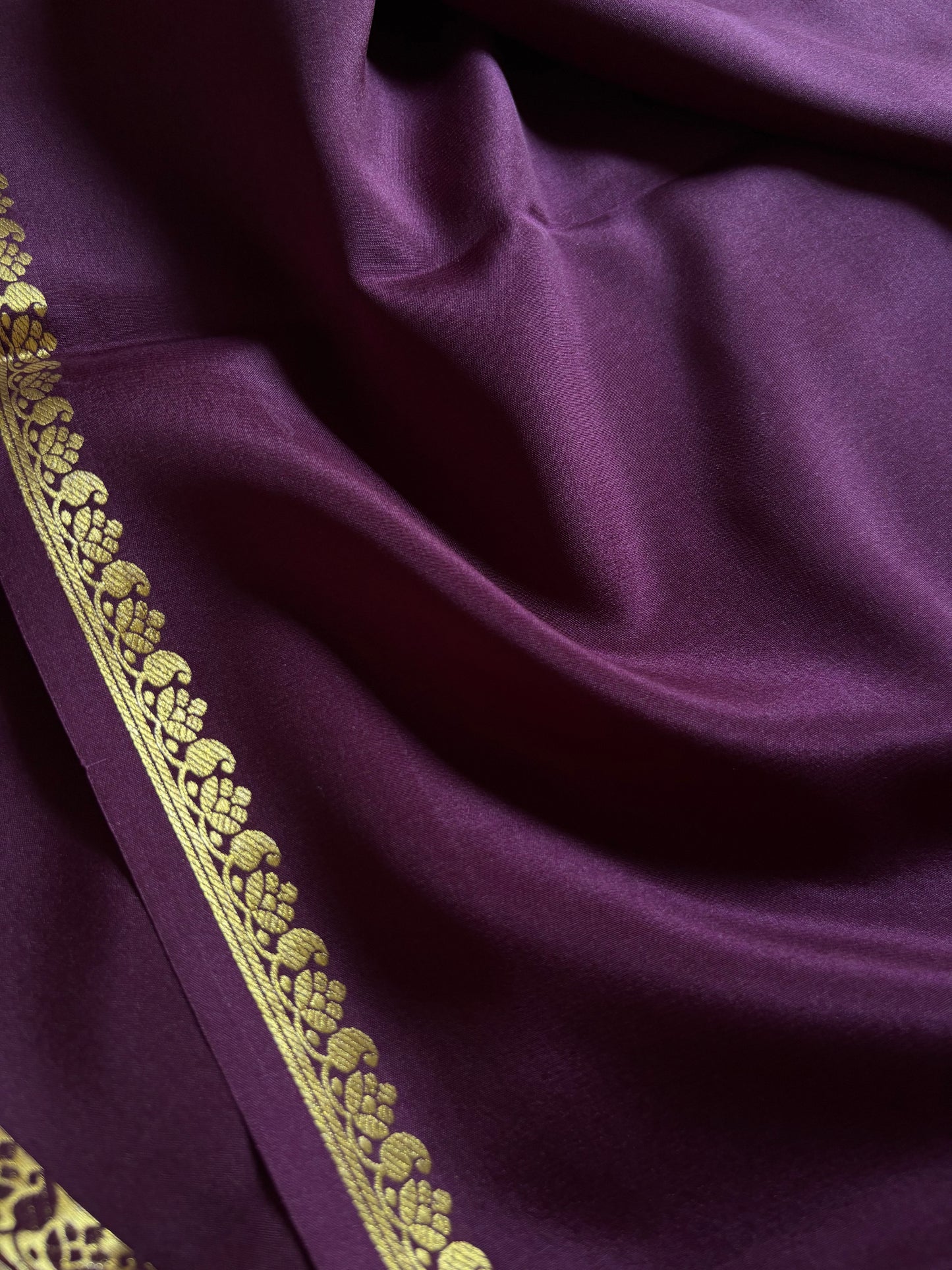 Vandana : Solid Deep plum