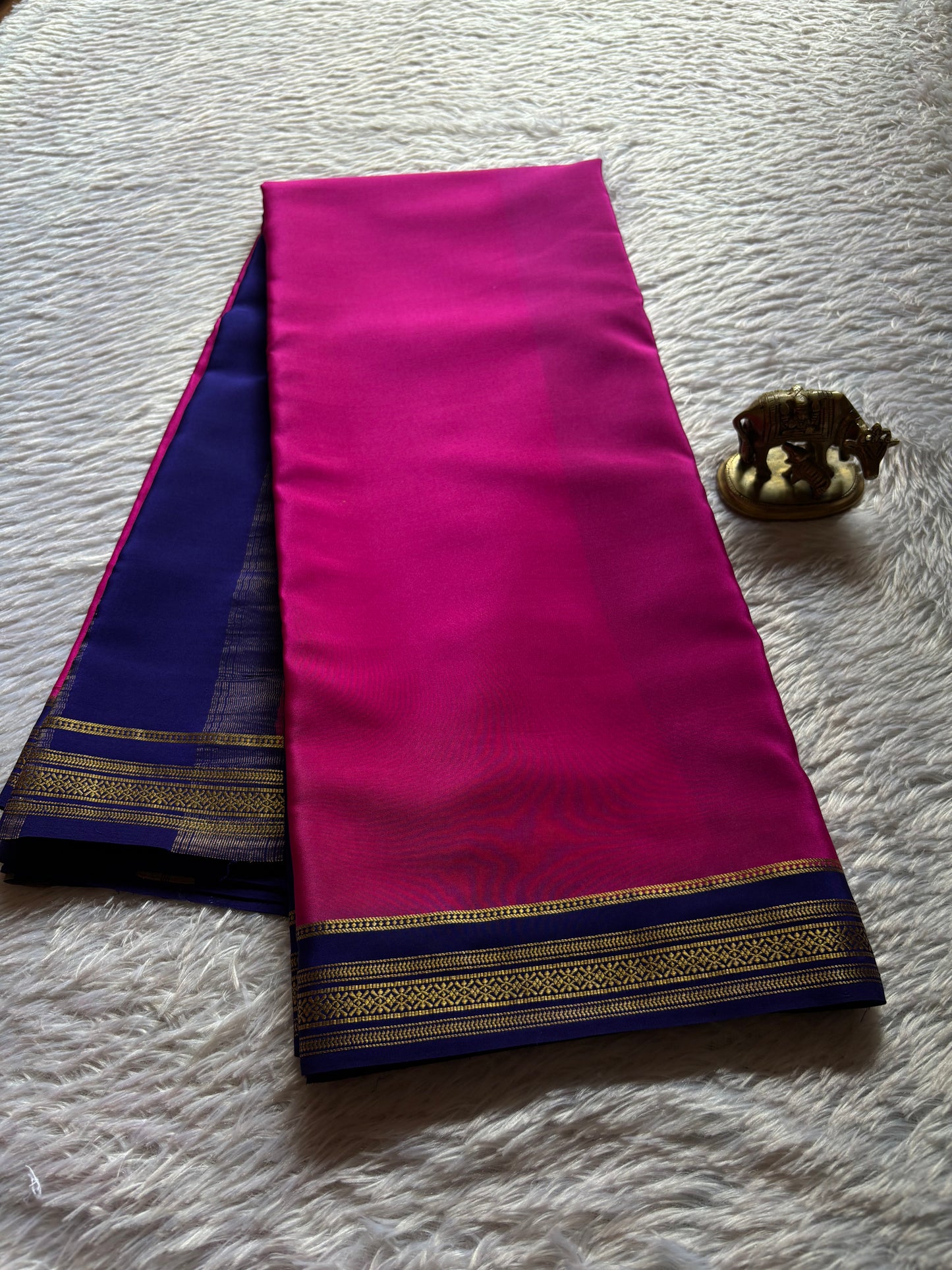 Shailaja (2D) : Rani pink-navy blue