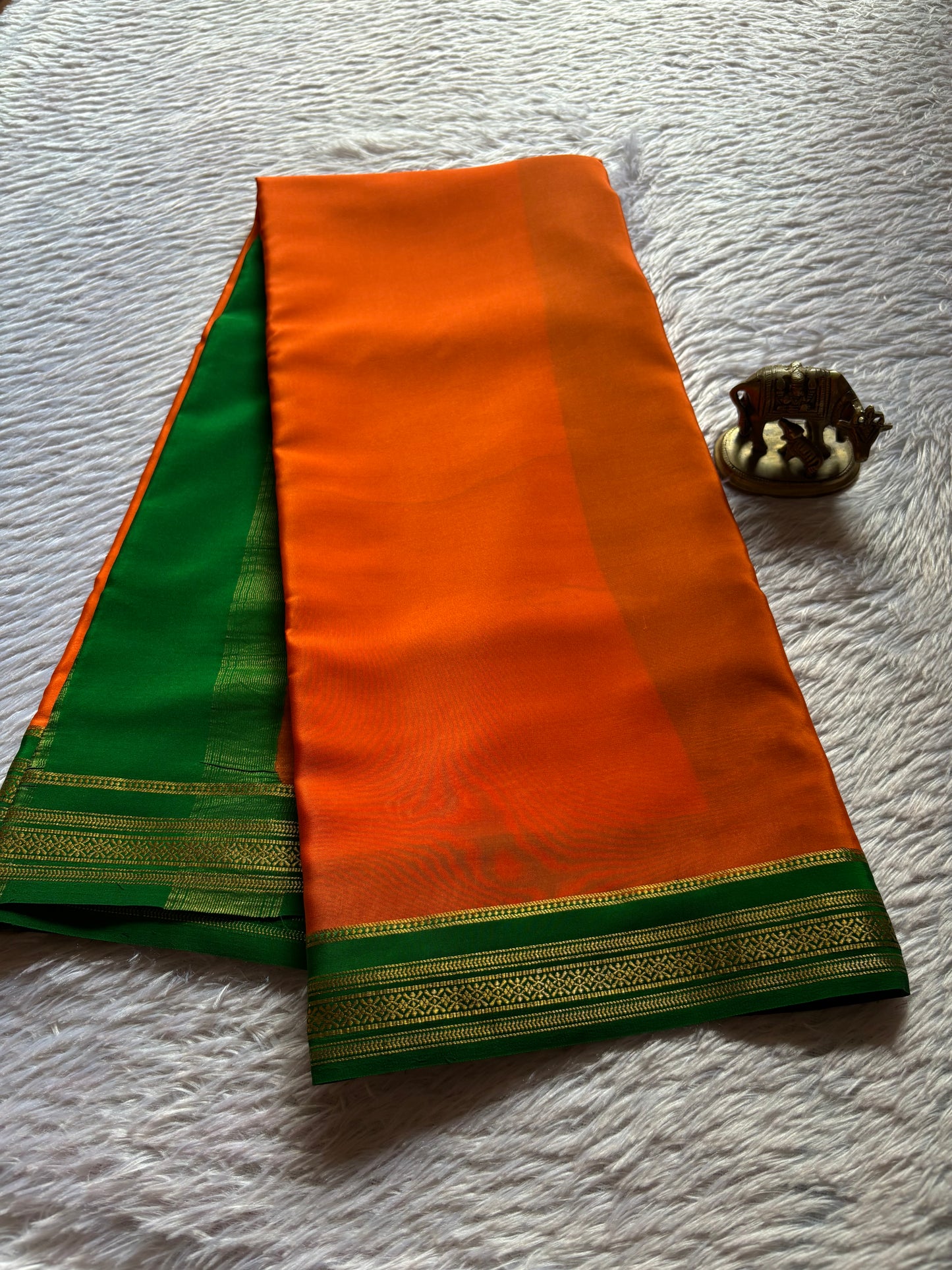 Shailaja (2D) : Orange-green