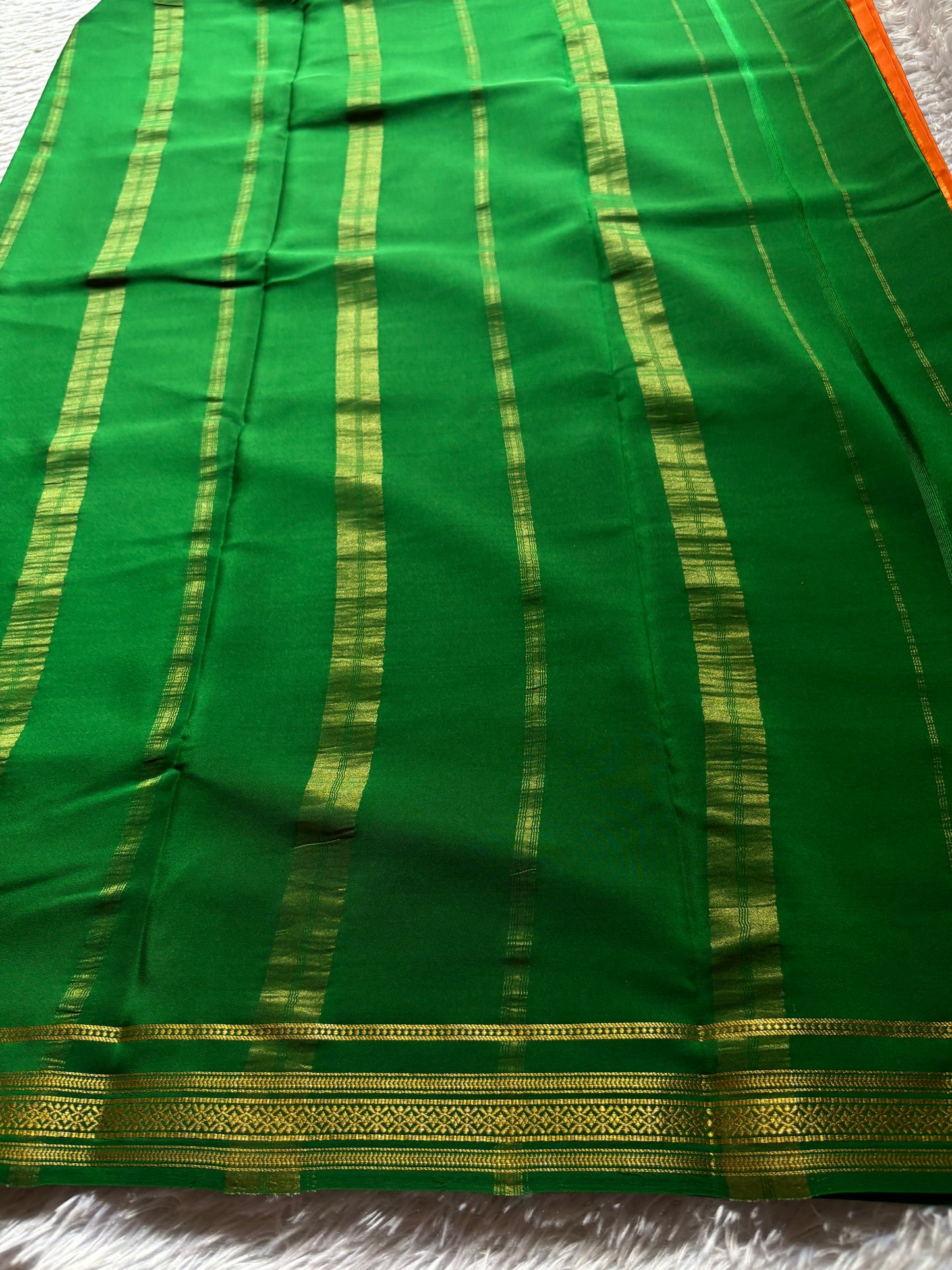 Shailaja (2D) : Orange-green