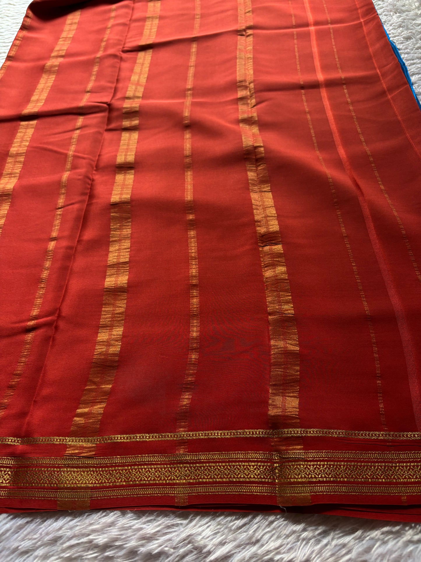 Shailaja (2D) : Teal blue-red