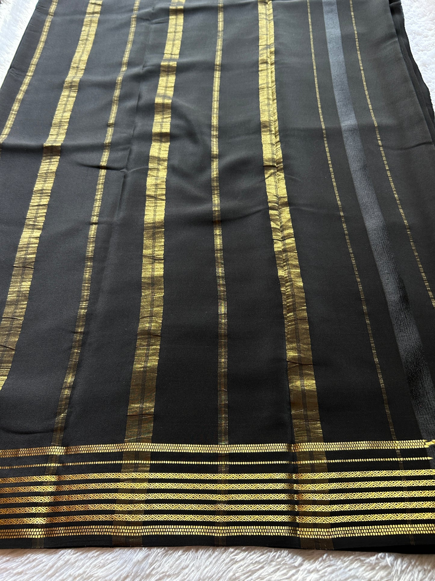 Sumana : Solid Black