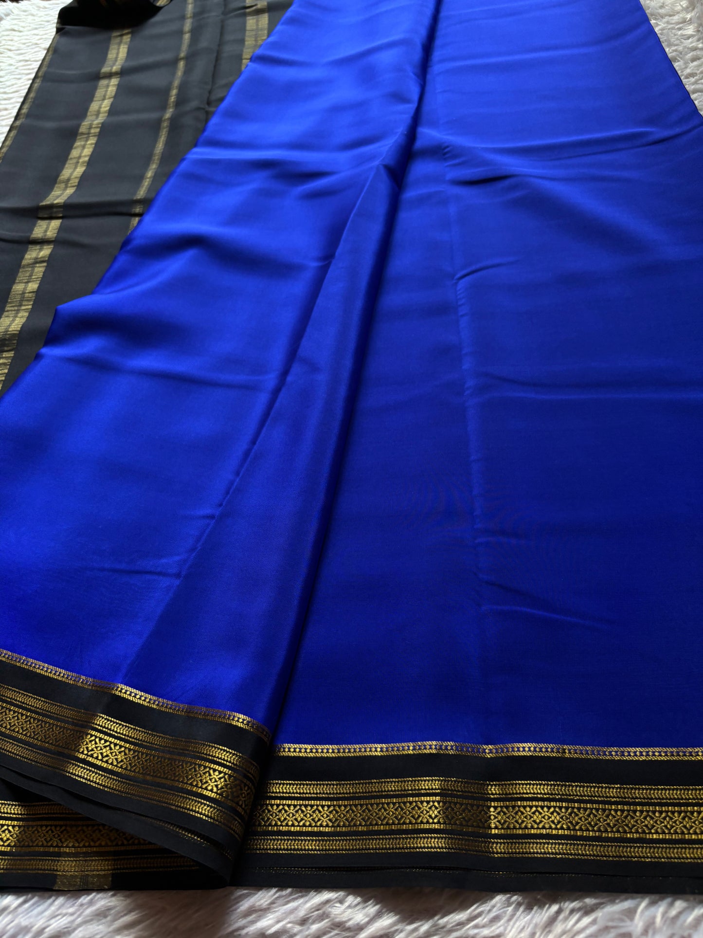 Shailaja (2D) : Royal blue-black