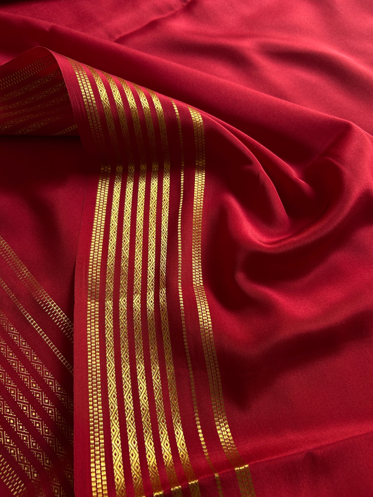 Sumana : Solid Maroon