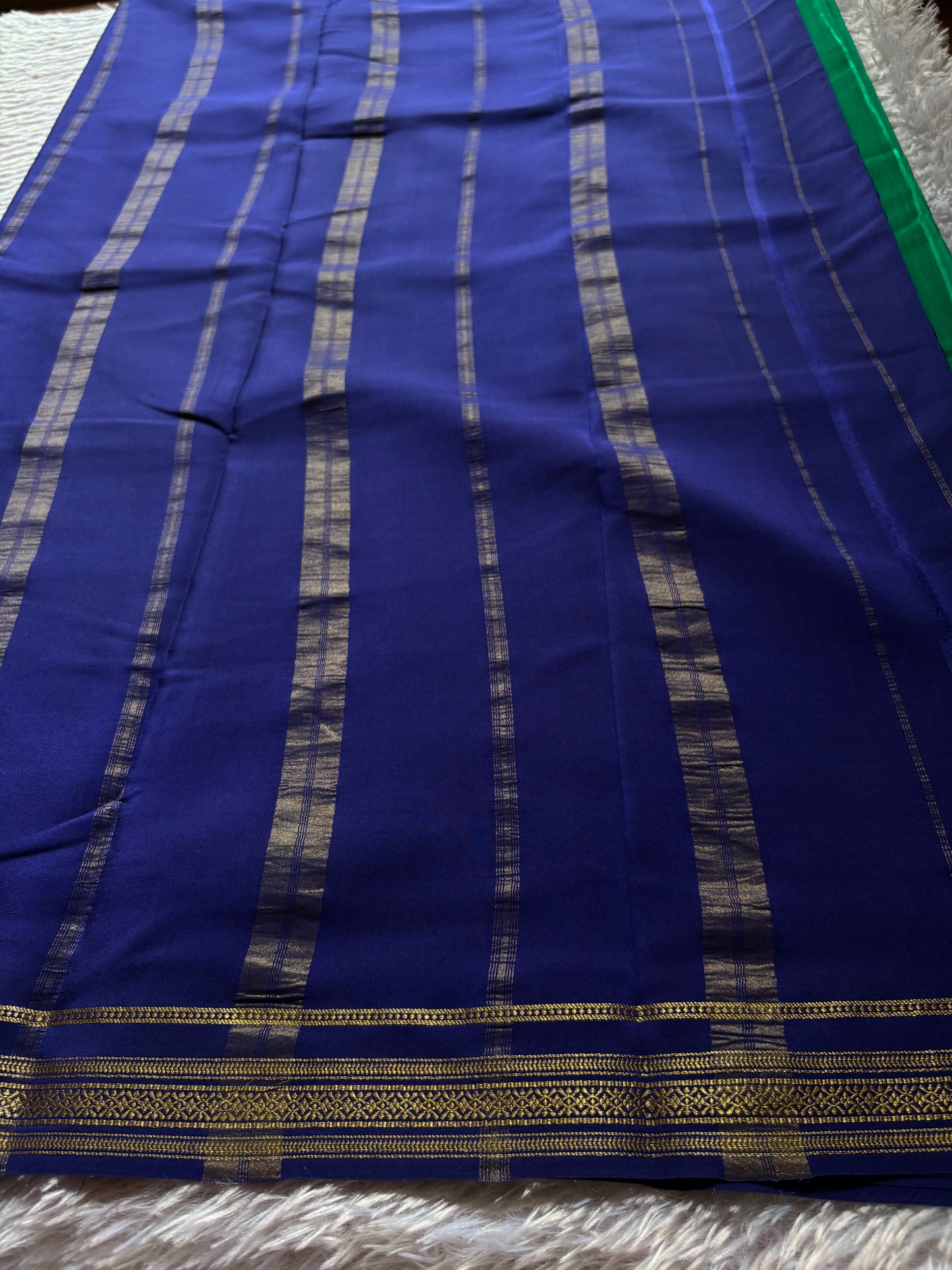 Shailaja (2D) : Emerald green-navy blue