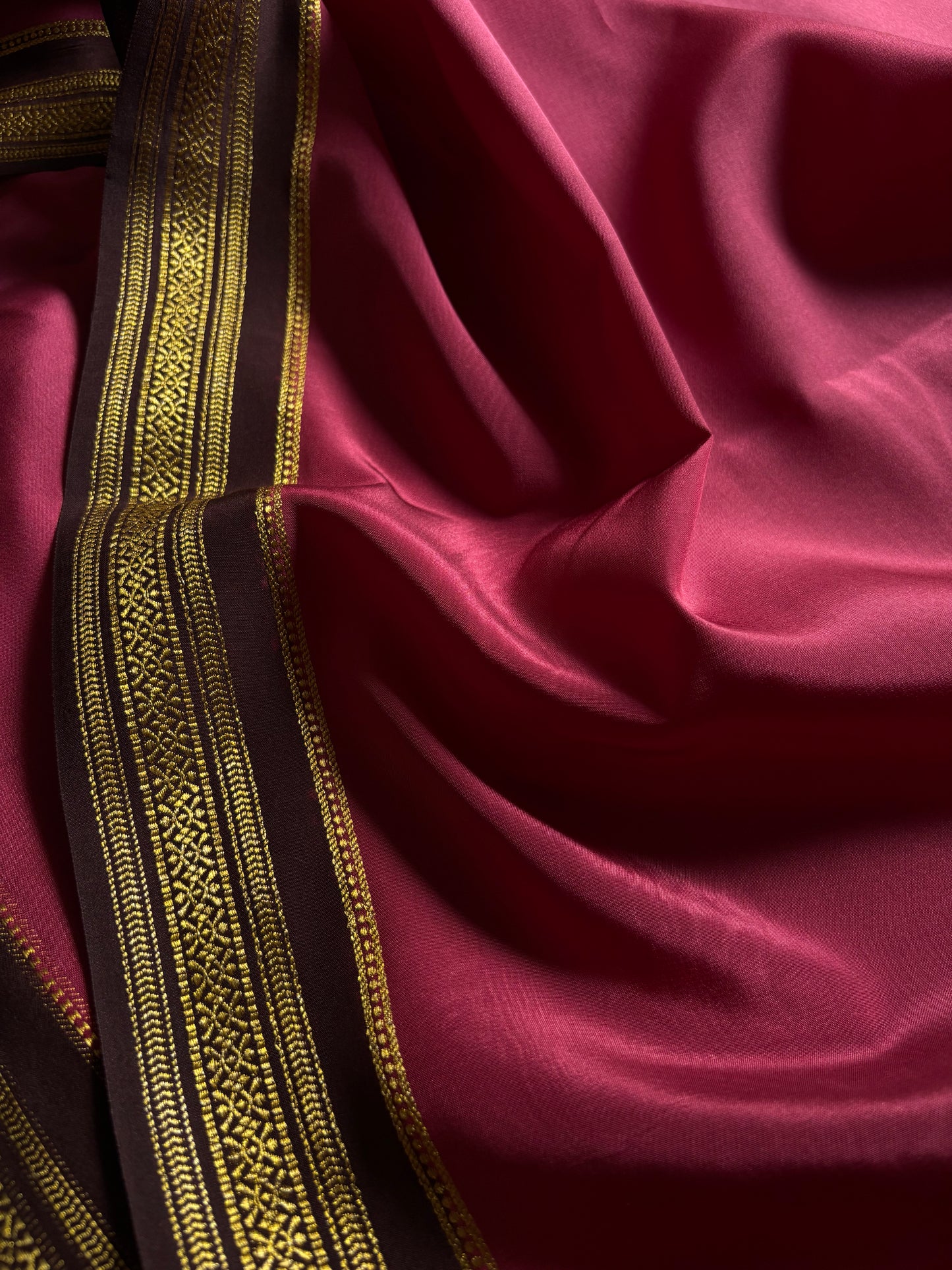Shailaja (2D) : Cranberry pink-chocolate brown
