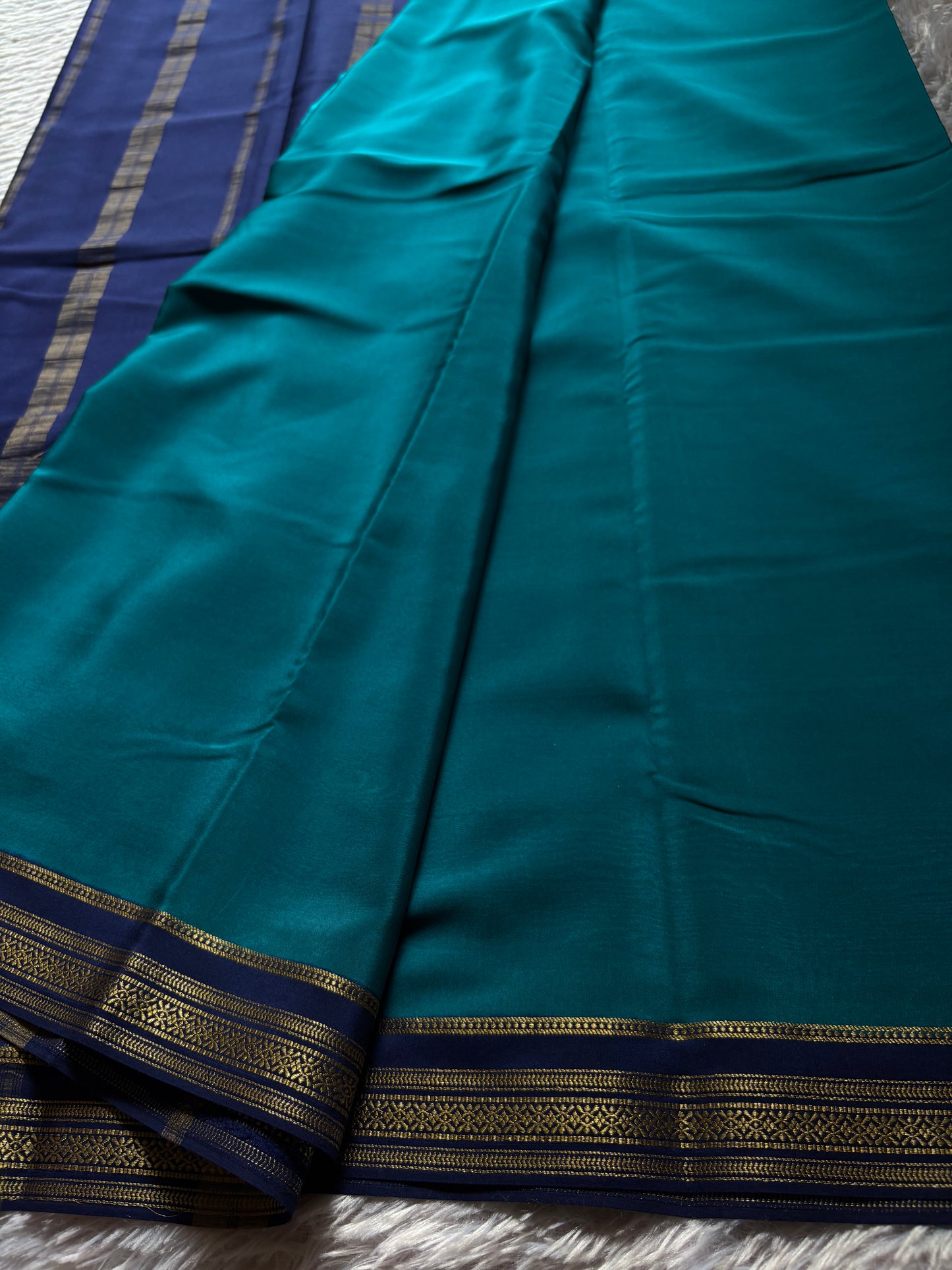 Shailaja (2D) : Teal green-navy blue