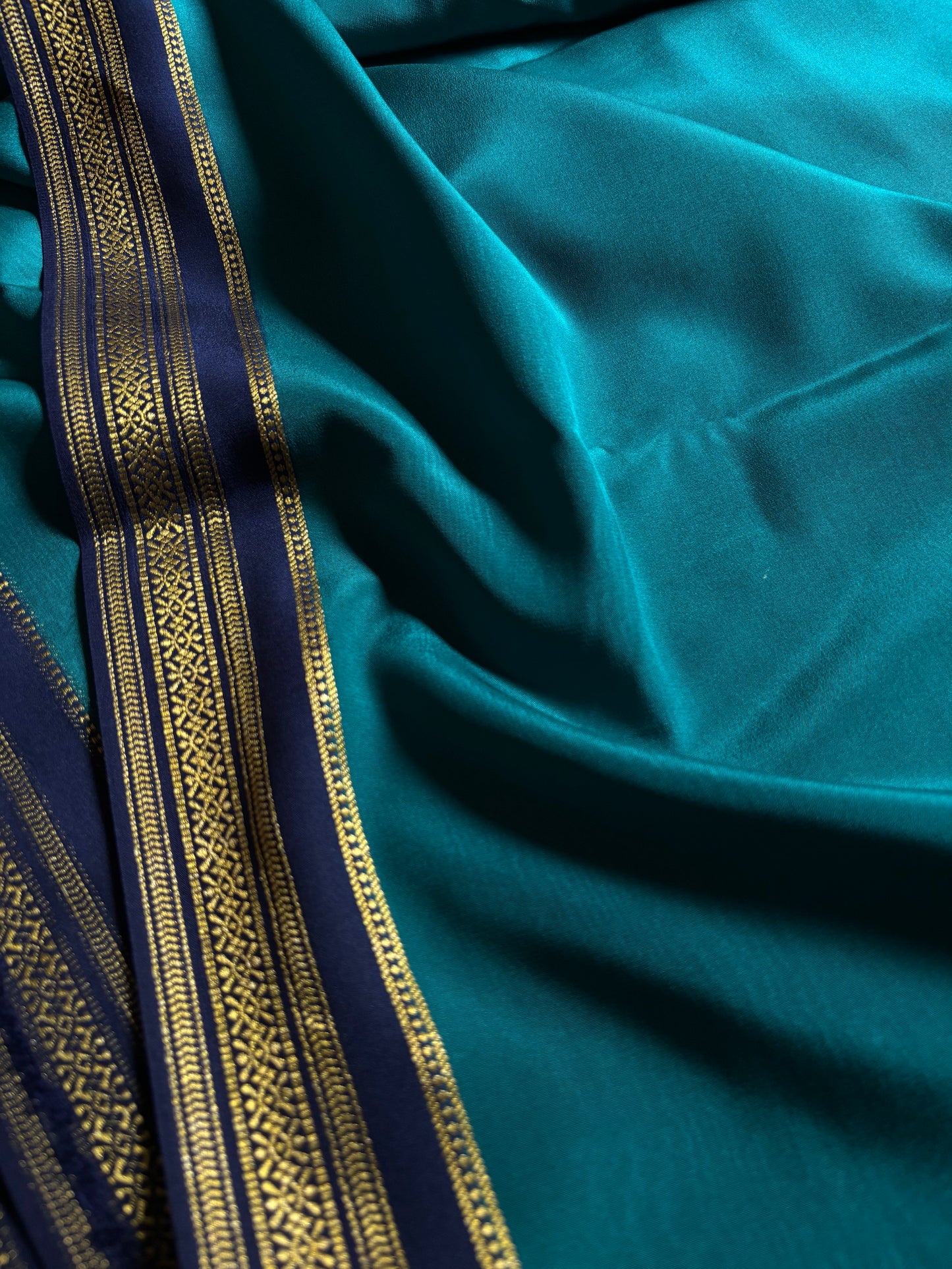 Shailaja (2D) : Teal green-navy blue