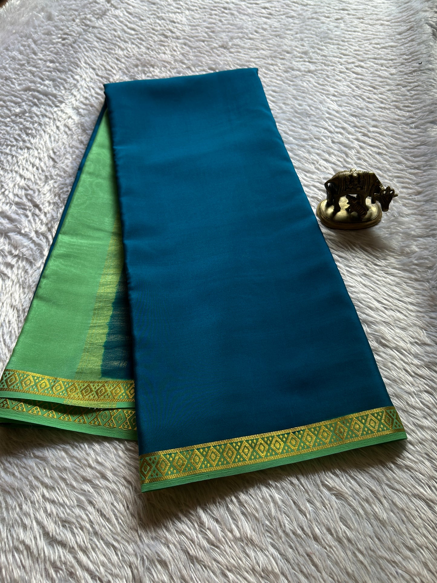 Nikhila (2D) : Teal blue-mint green