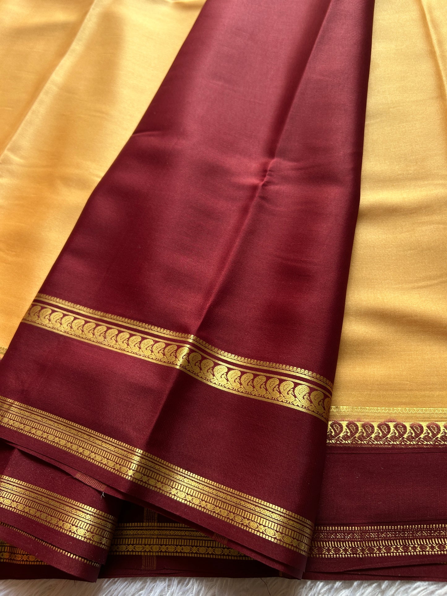 Arathi (2D) : Beige-chocolate brown