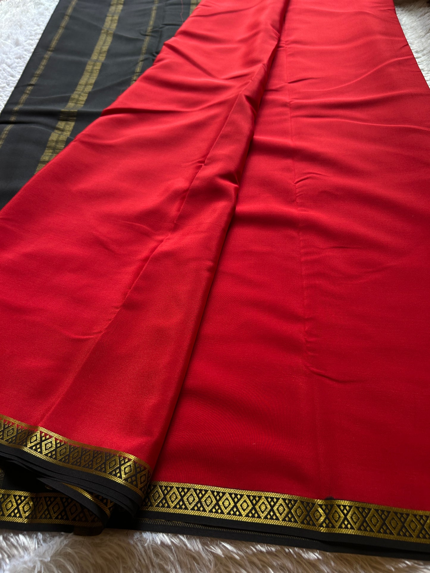 Nikhila (2D) : Red-black