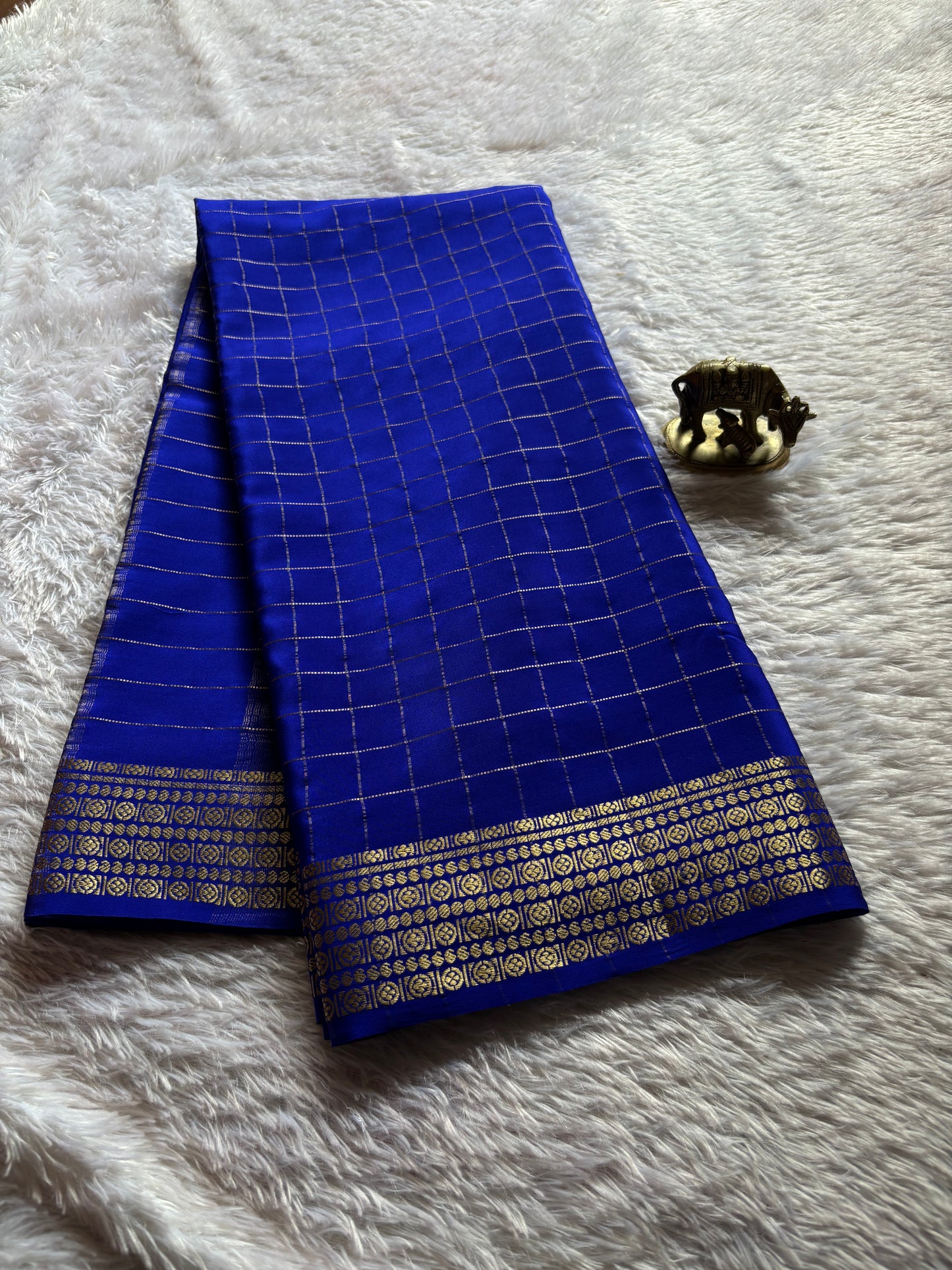 Chinmayi : Solid Royal blue