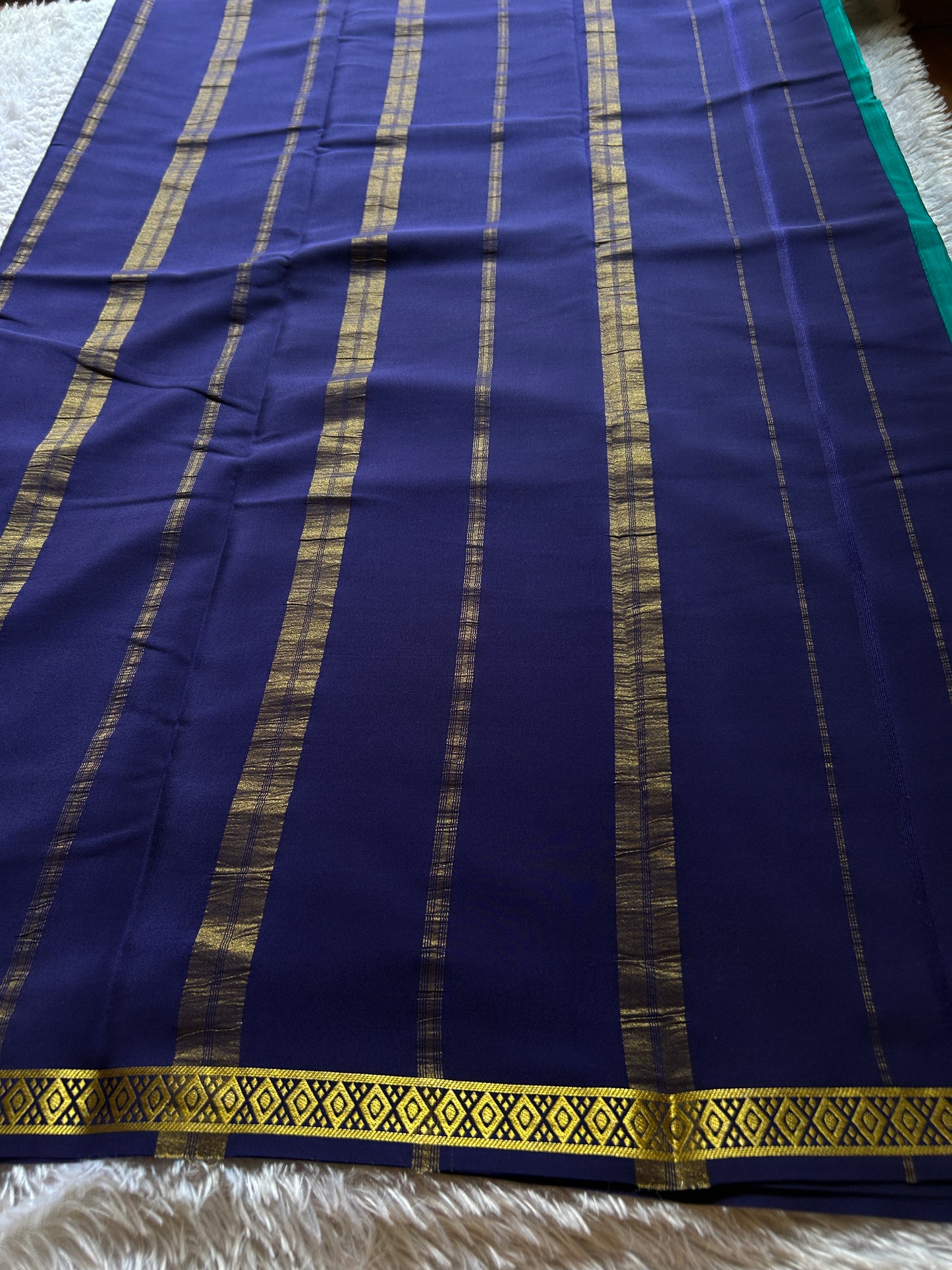 Nikhila (2D) : Teal green-navy blue