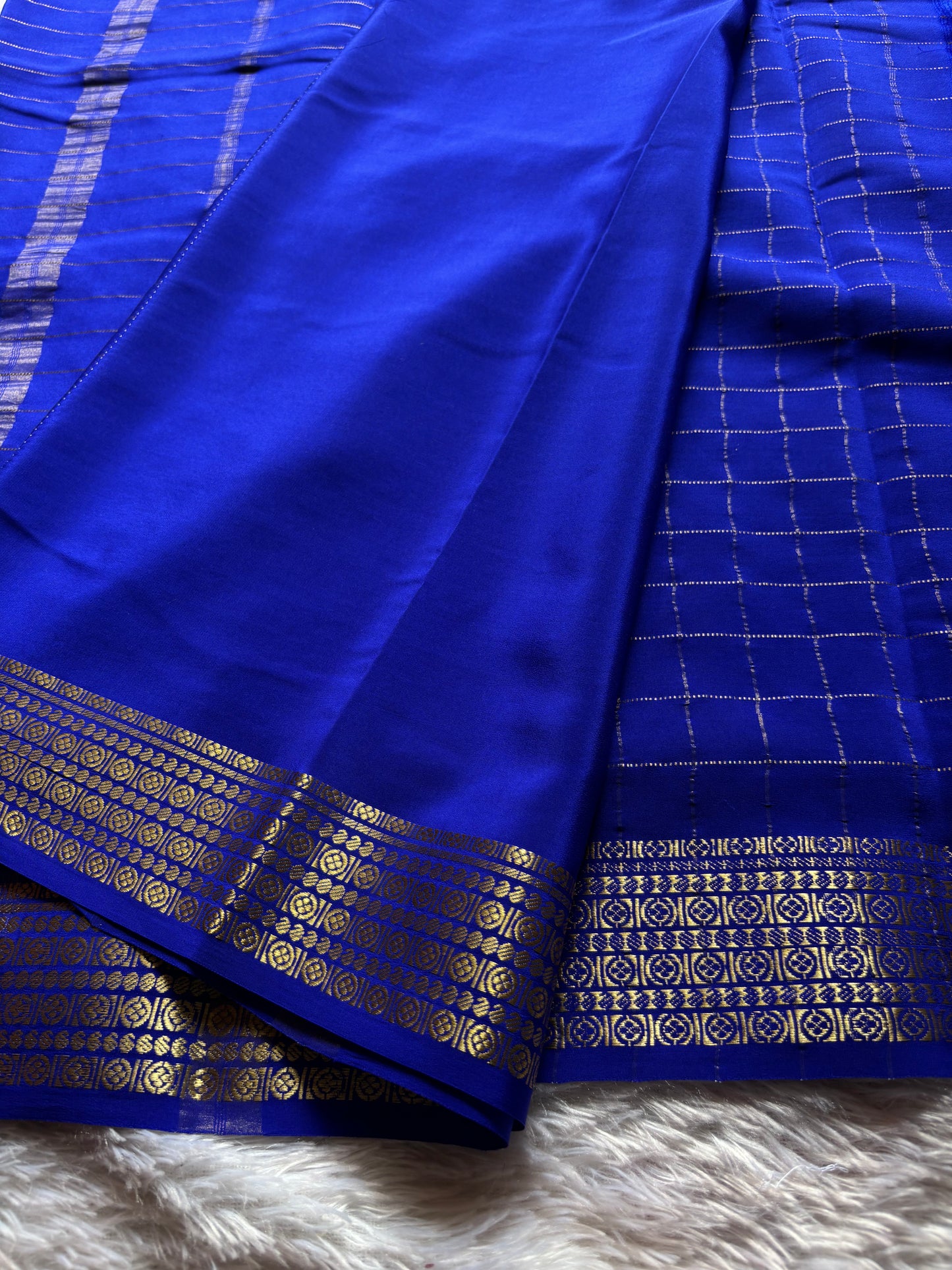 Chinmayi : Solid Royal blue