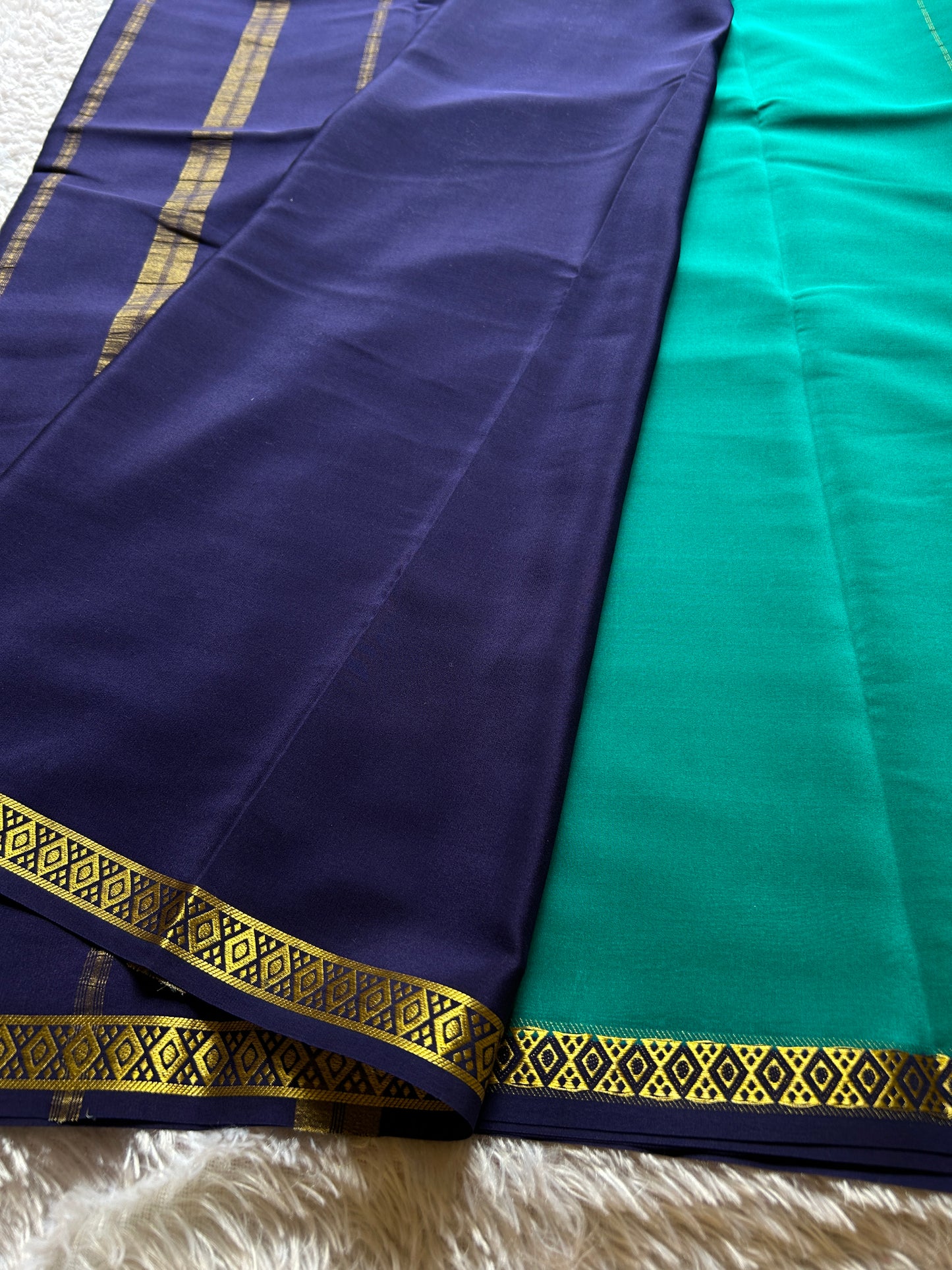 Nikhila (2D) : Teal green-navy blue