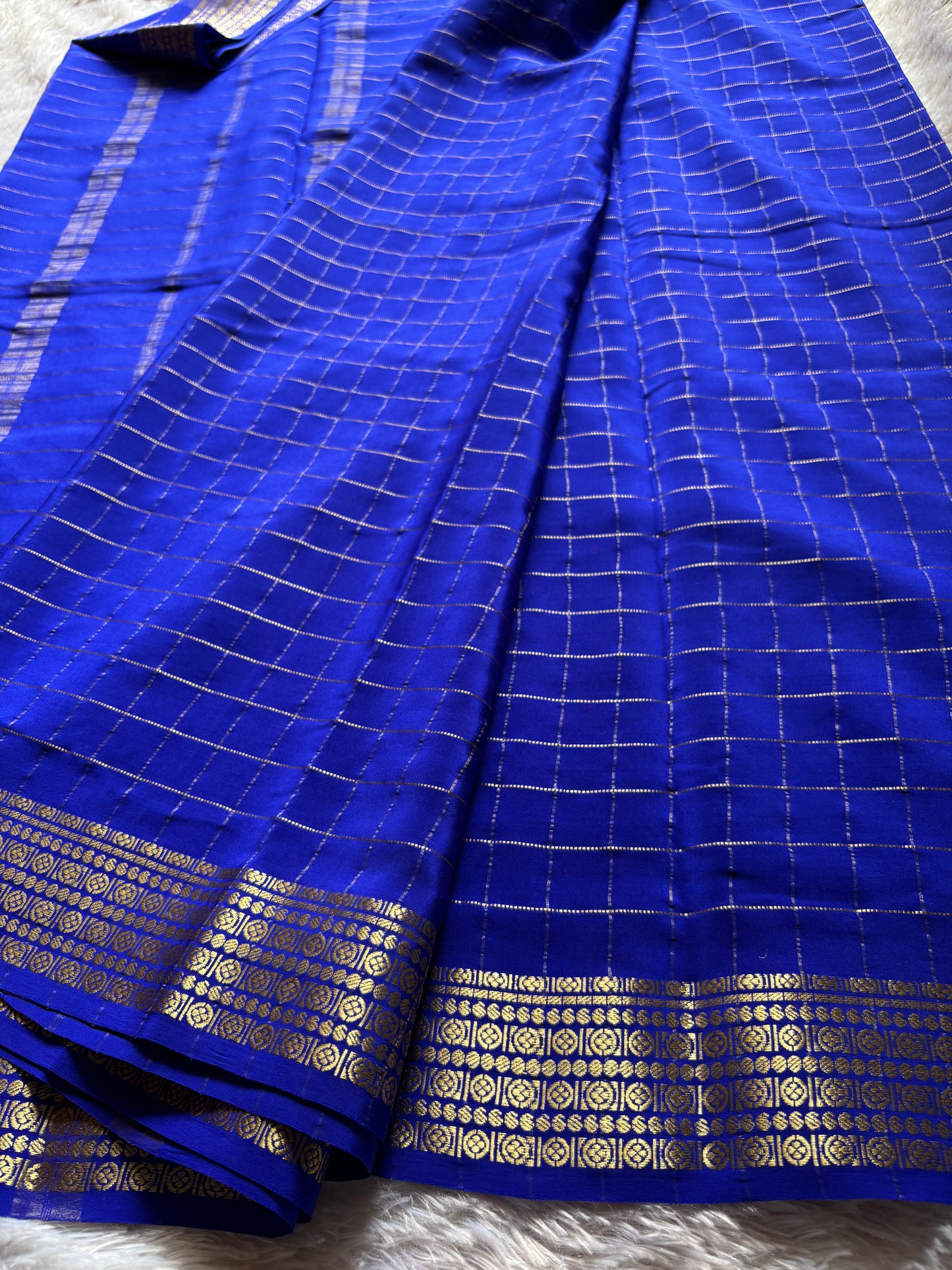 Chinmayi : Solid Royal blue