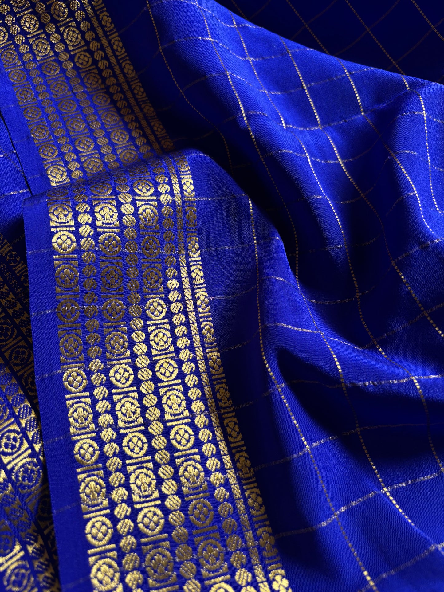 Chinmayi : Solid Royal blue
