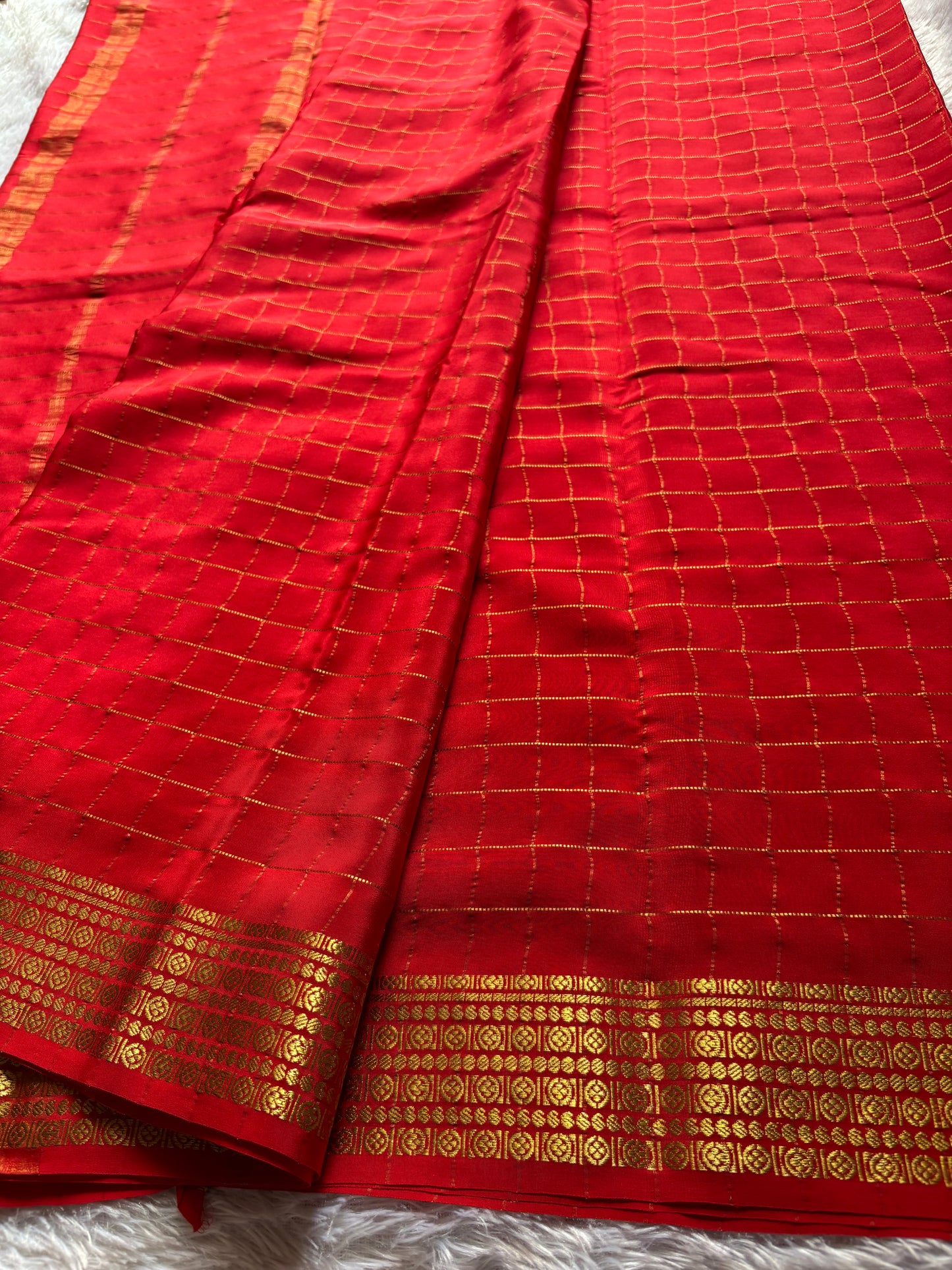 Chinmayi : Solid Red