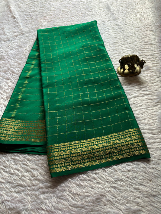 Chinmayi : Solid Emerald green