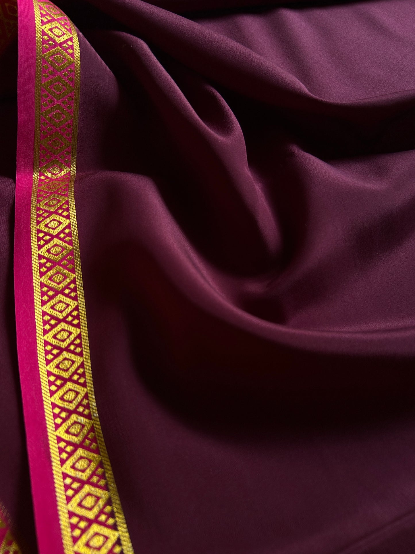 Nikhila (2D) : Wine-rani pink