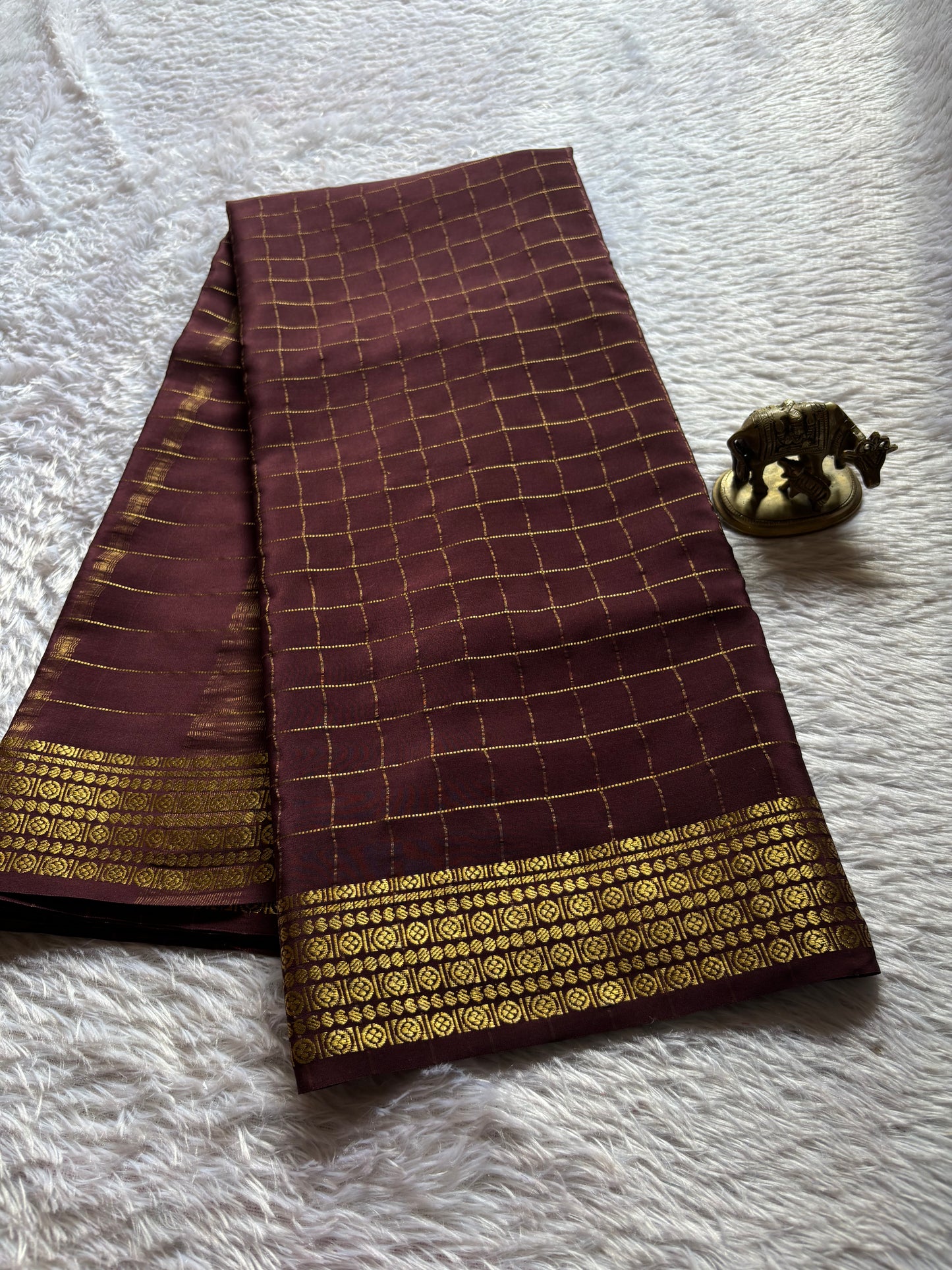 Chinmayi : Solid Chocolate brown