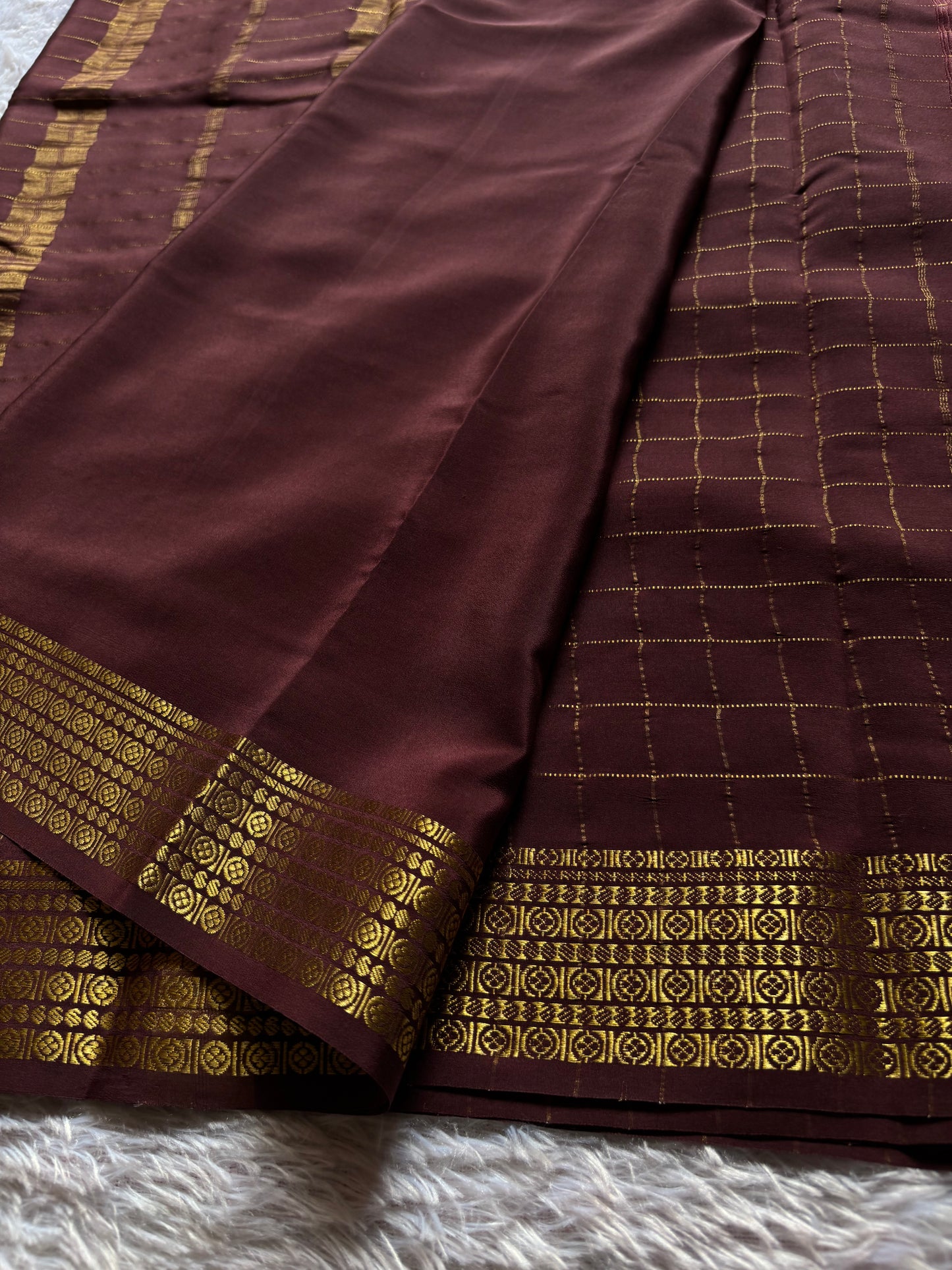 Chinmayi : Solid Chocolate brown