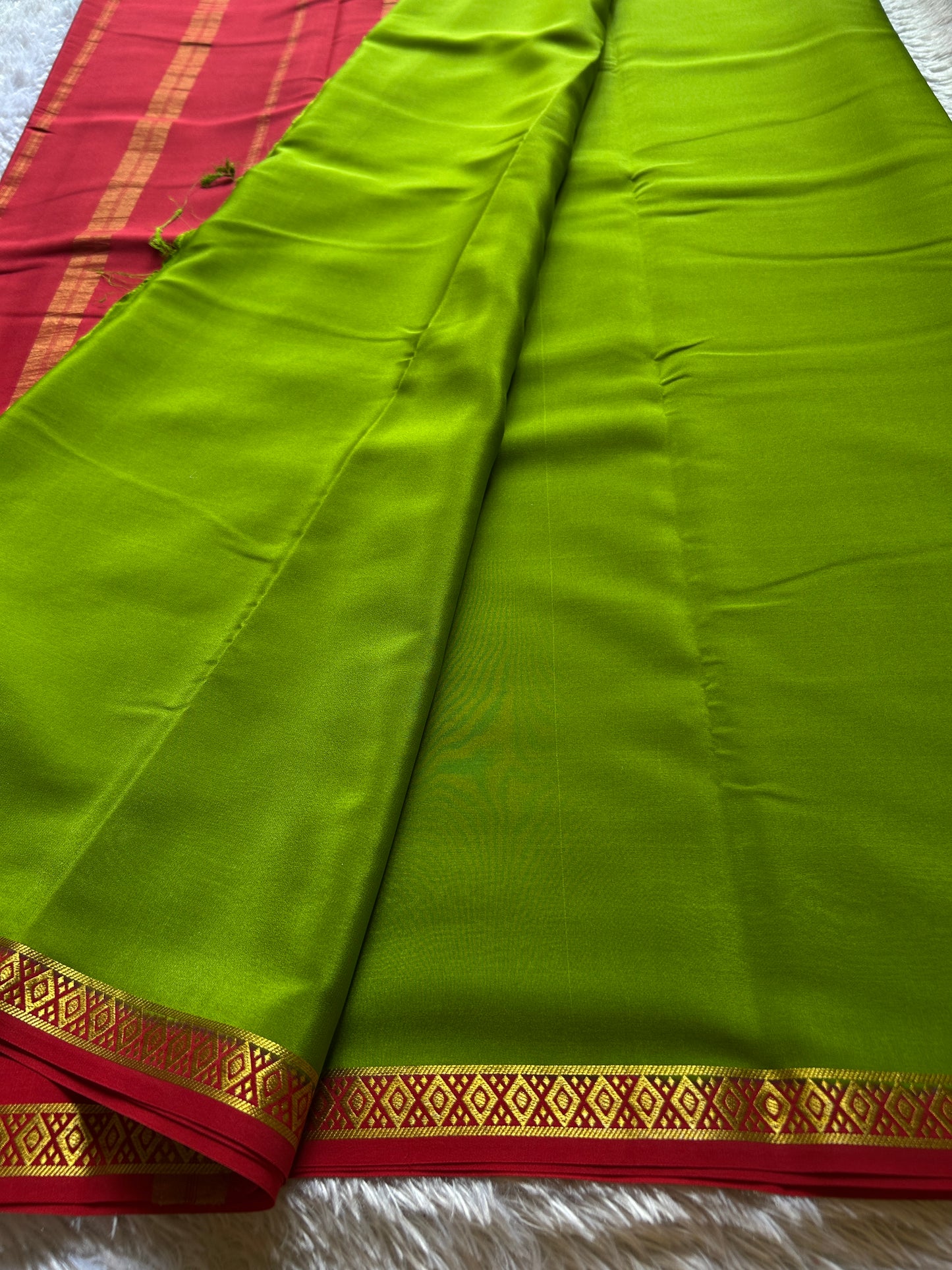 Nikhila (2D) : Mehendi green-red