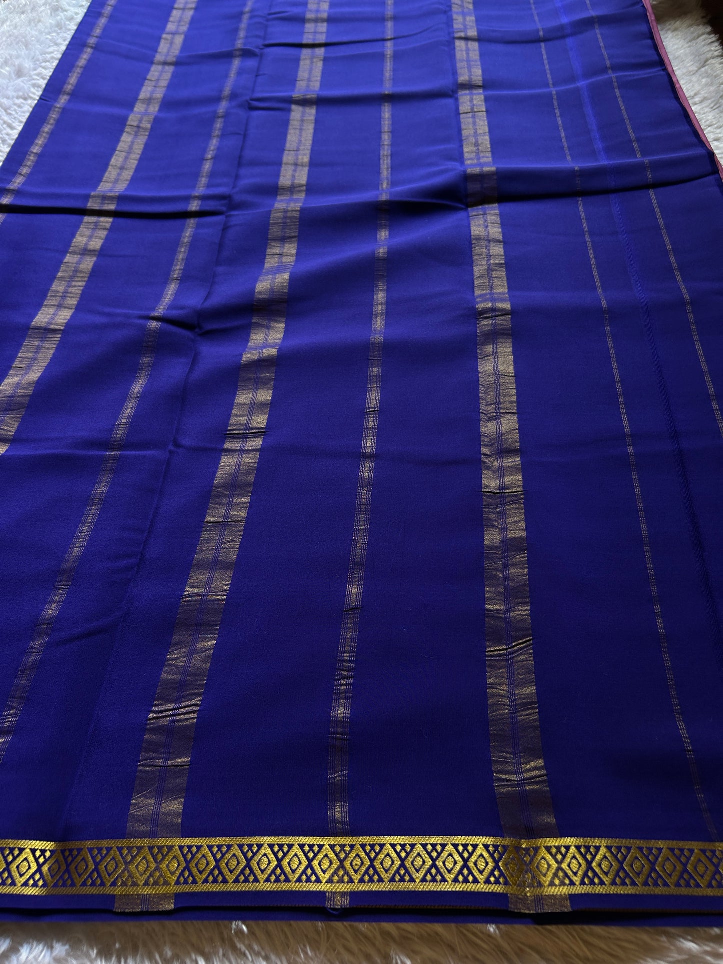 Nikhila (2D) : Onion pink-navy blue