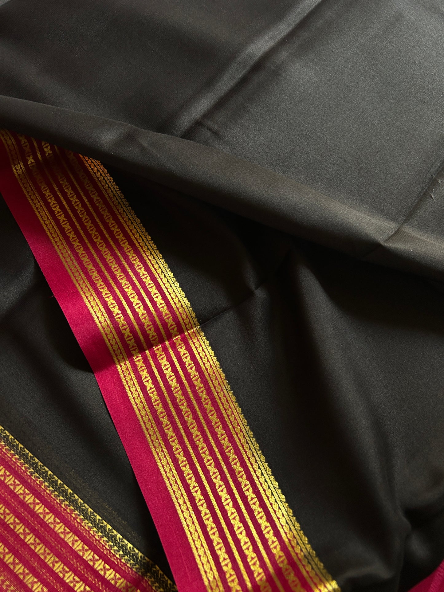 Deeksha (2D) : Black-pink