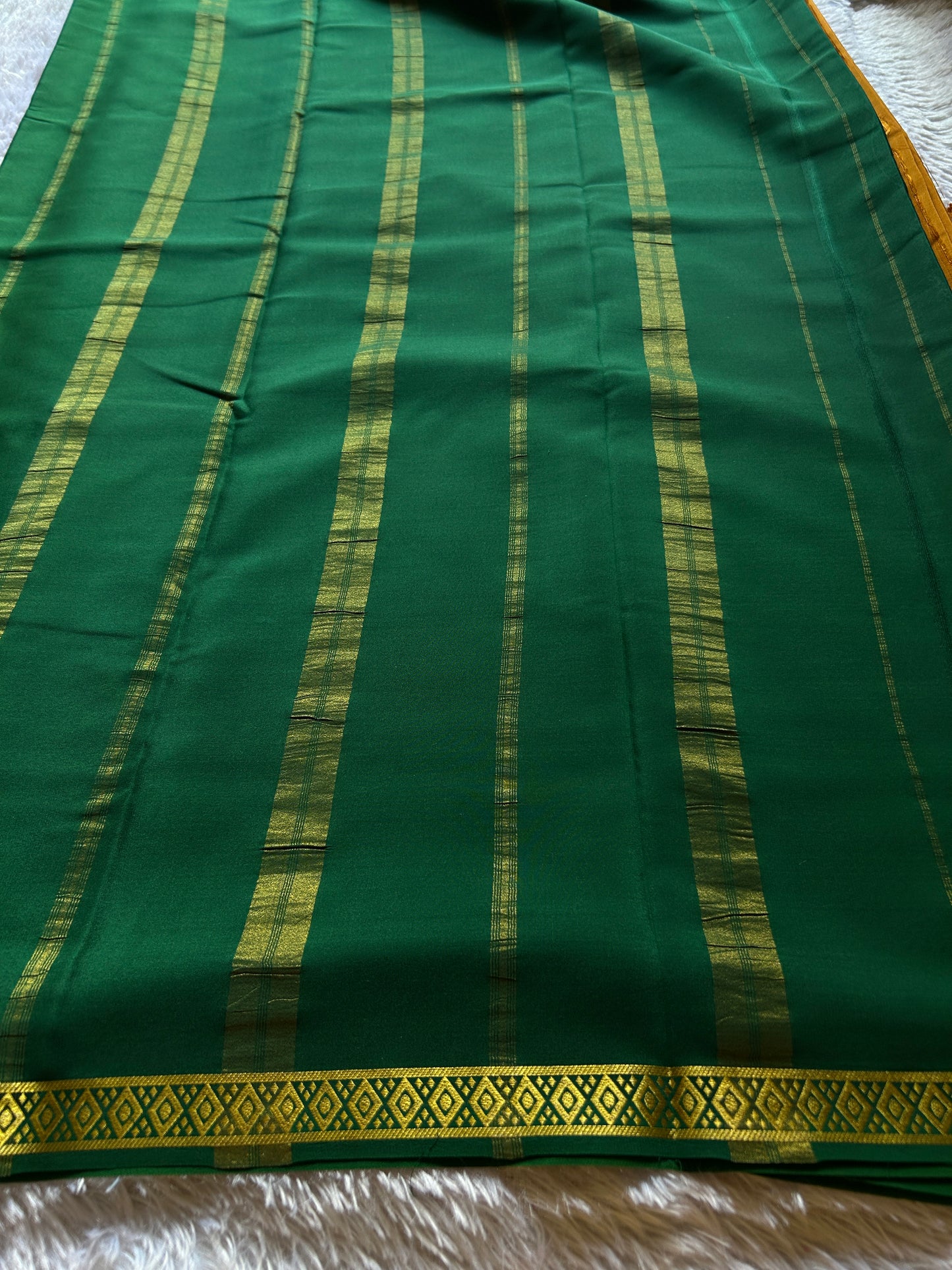 Nikhila (2D) : Golden yellow-bottle green