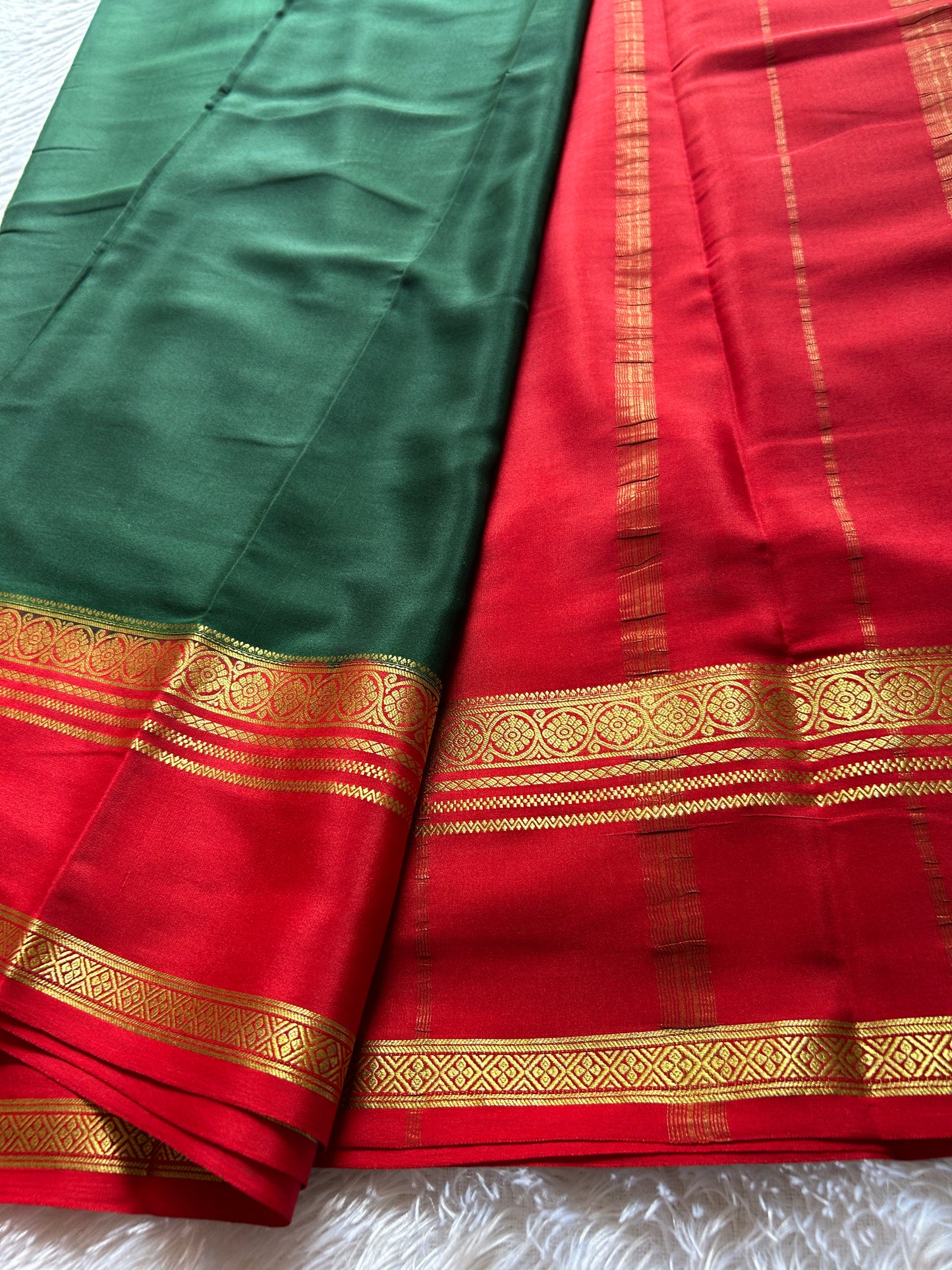 Daamini (2D): Bottle green-red