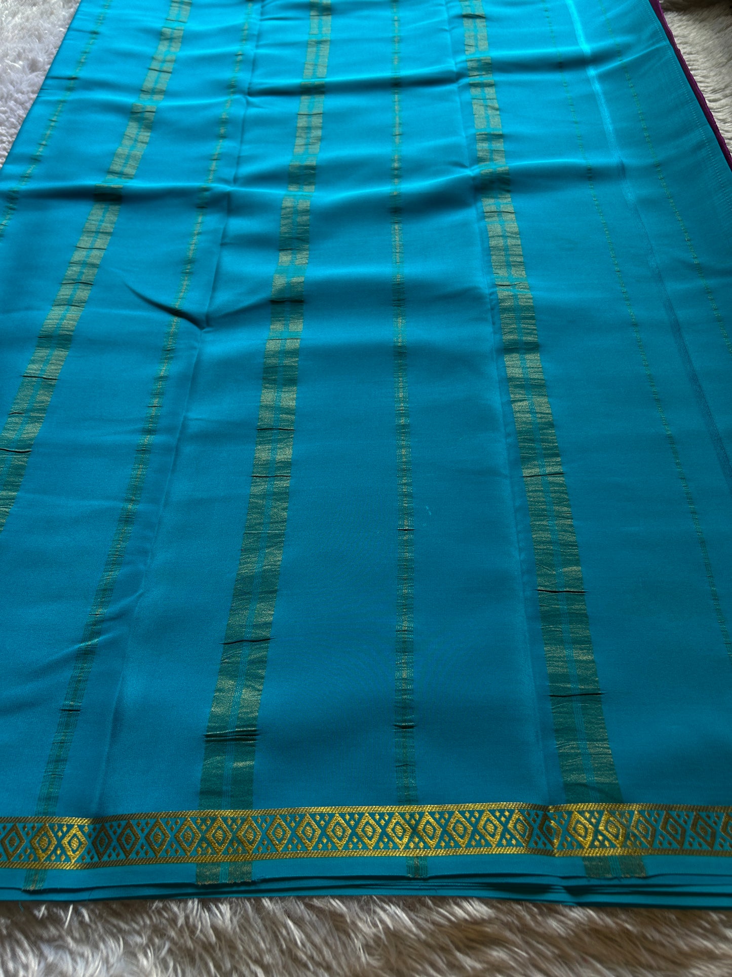 Nikhila (2D) : Plum-ananda blue