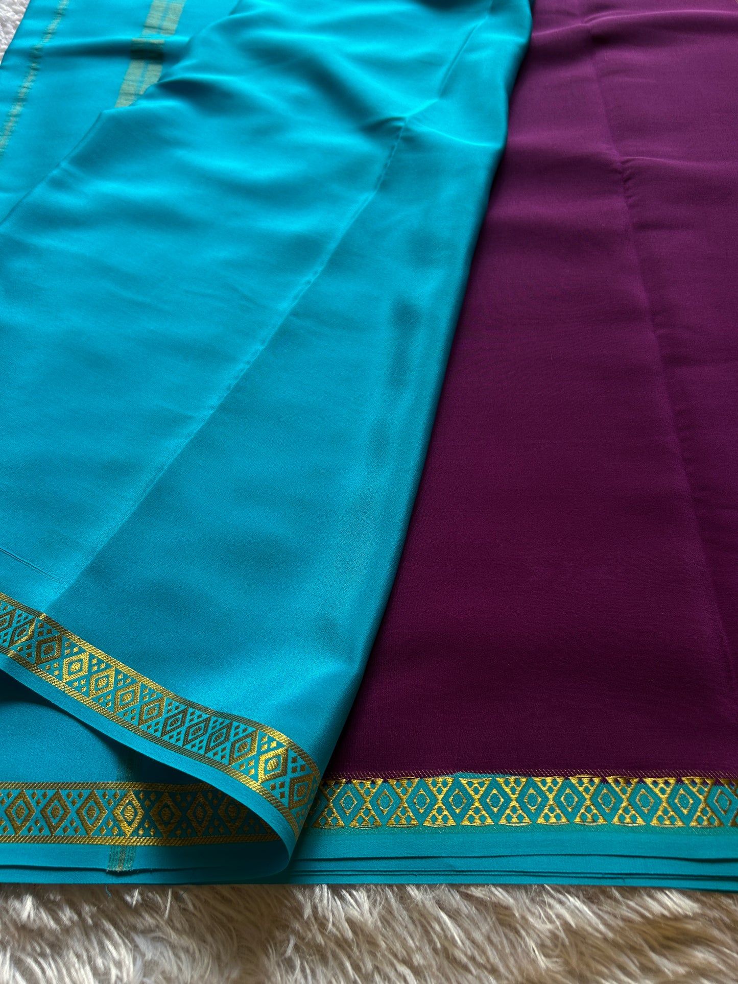 Nikhila (2D) : Plum-ananda blue
