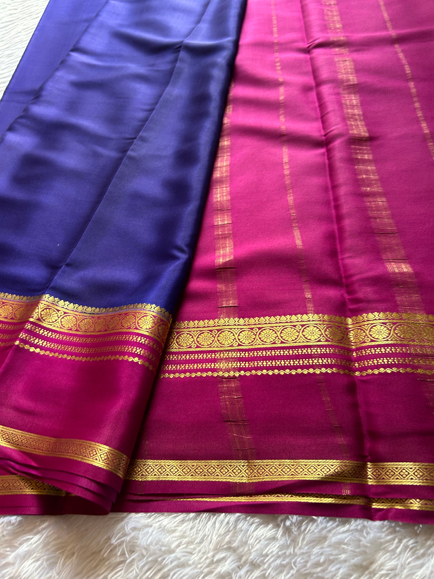 Daamini (2D): Navy blue-magenta