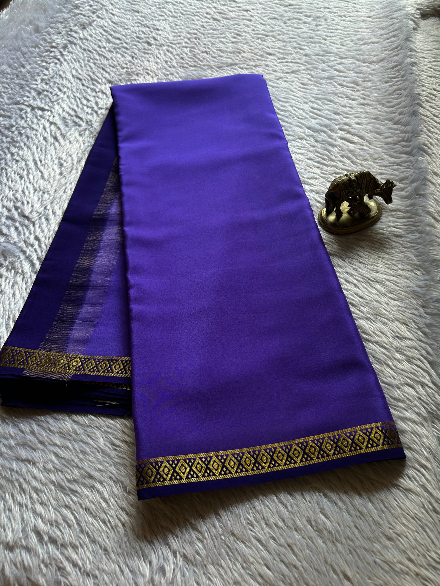 Nikhila (2D) : Violet blue-navy blue