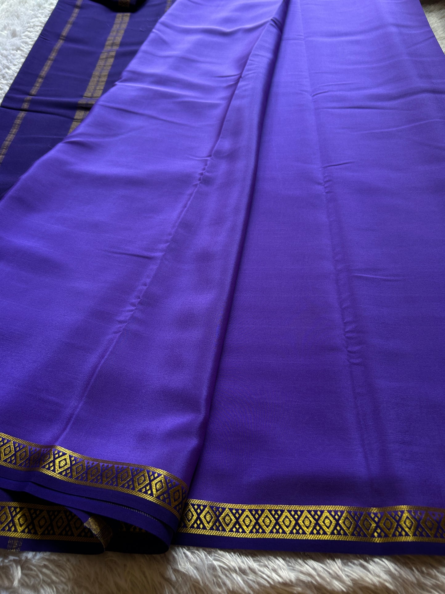 Nikhila (2D) : Violet blue-navy blue