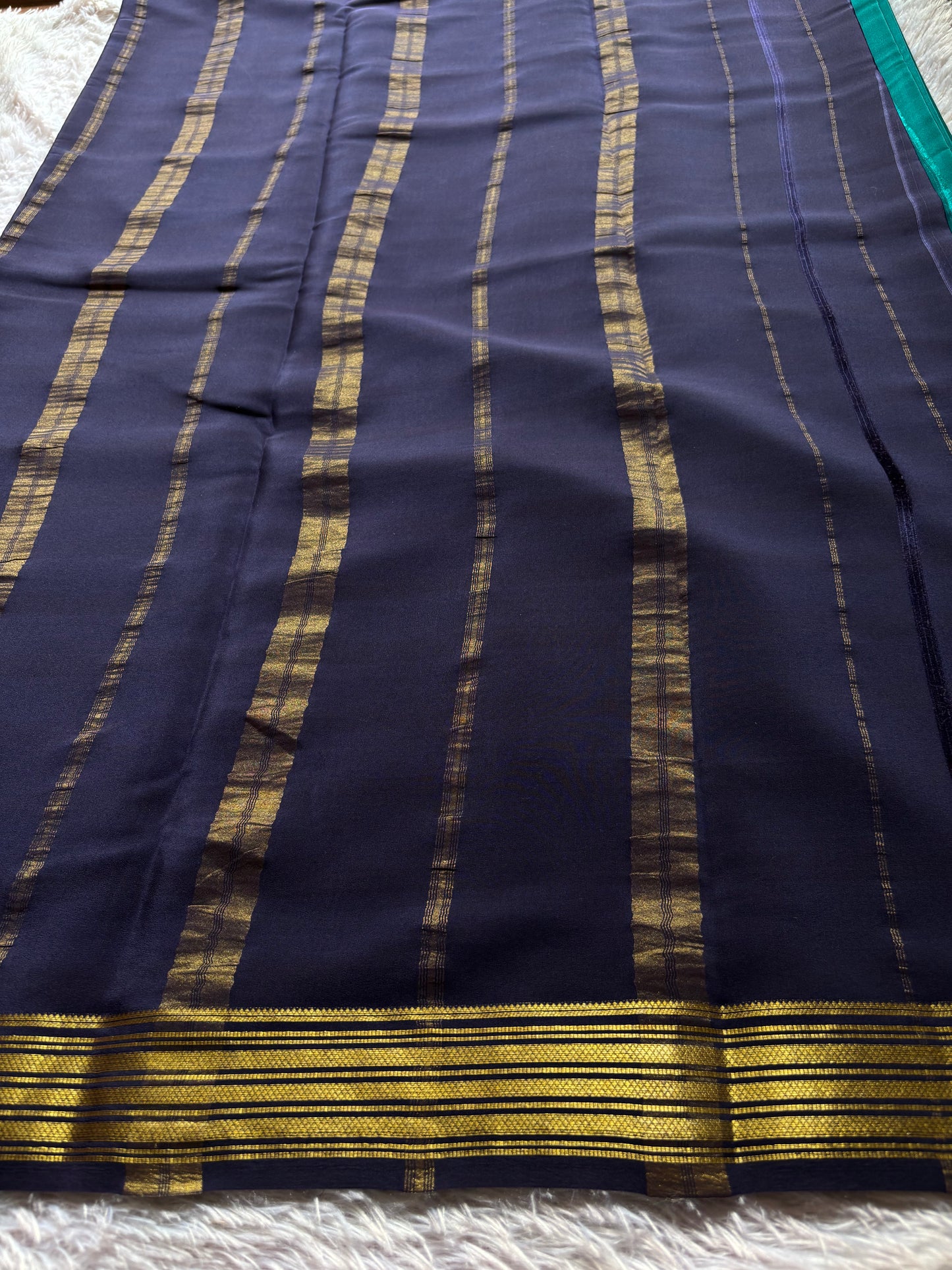 Ananya (2D) : Peacock green-deep blue