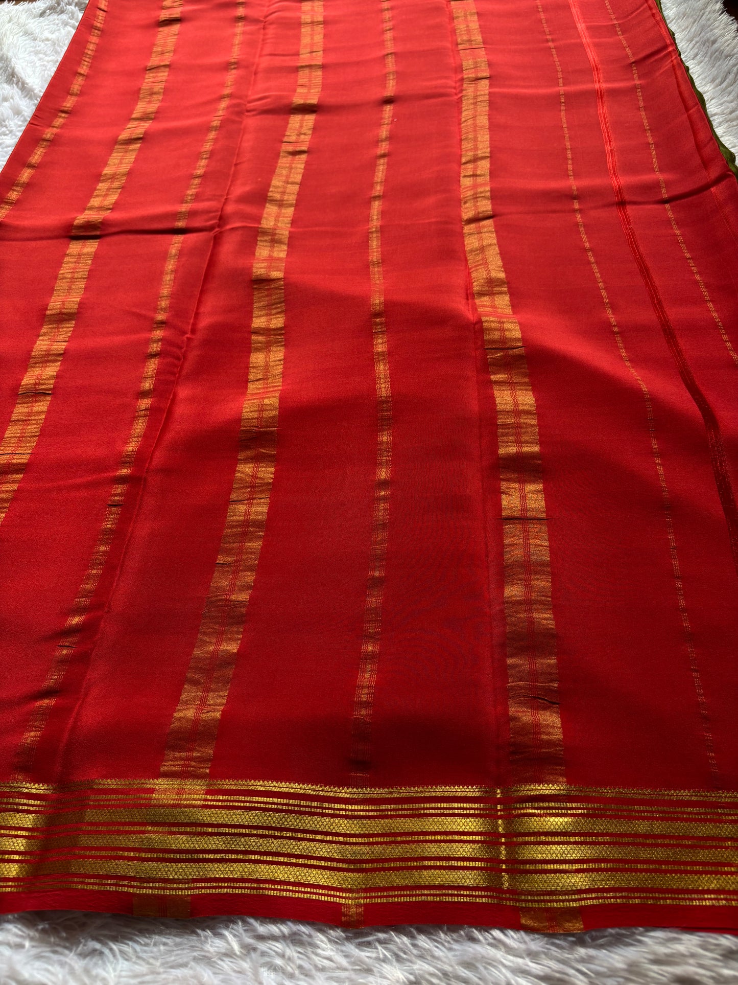 Ananya (2D) : Moss green-red