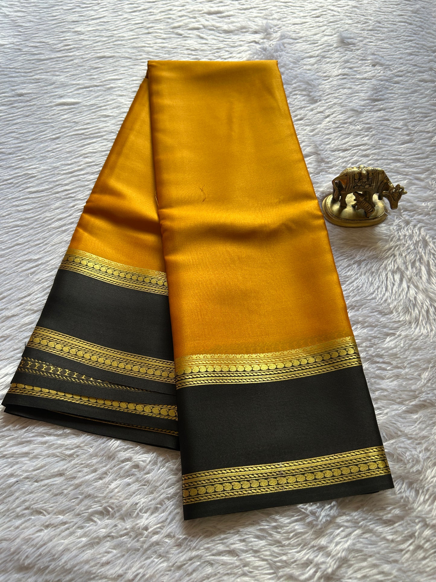 Malathi (2D) : Golden yellow-black