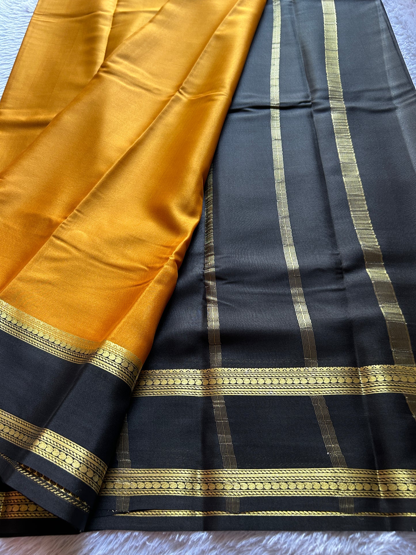 Malathi (2D) : Golden yellow-black