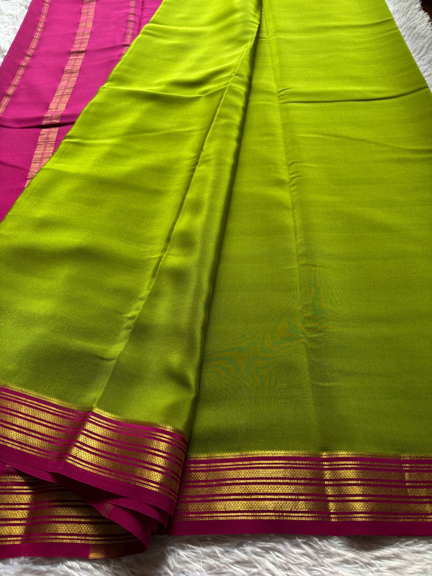 Ananya (2D) : Mehendi green-rani pink
