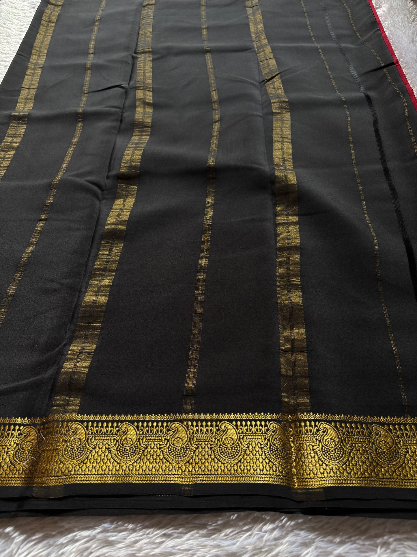 Swarna (2D) : Dark red-black