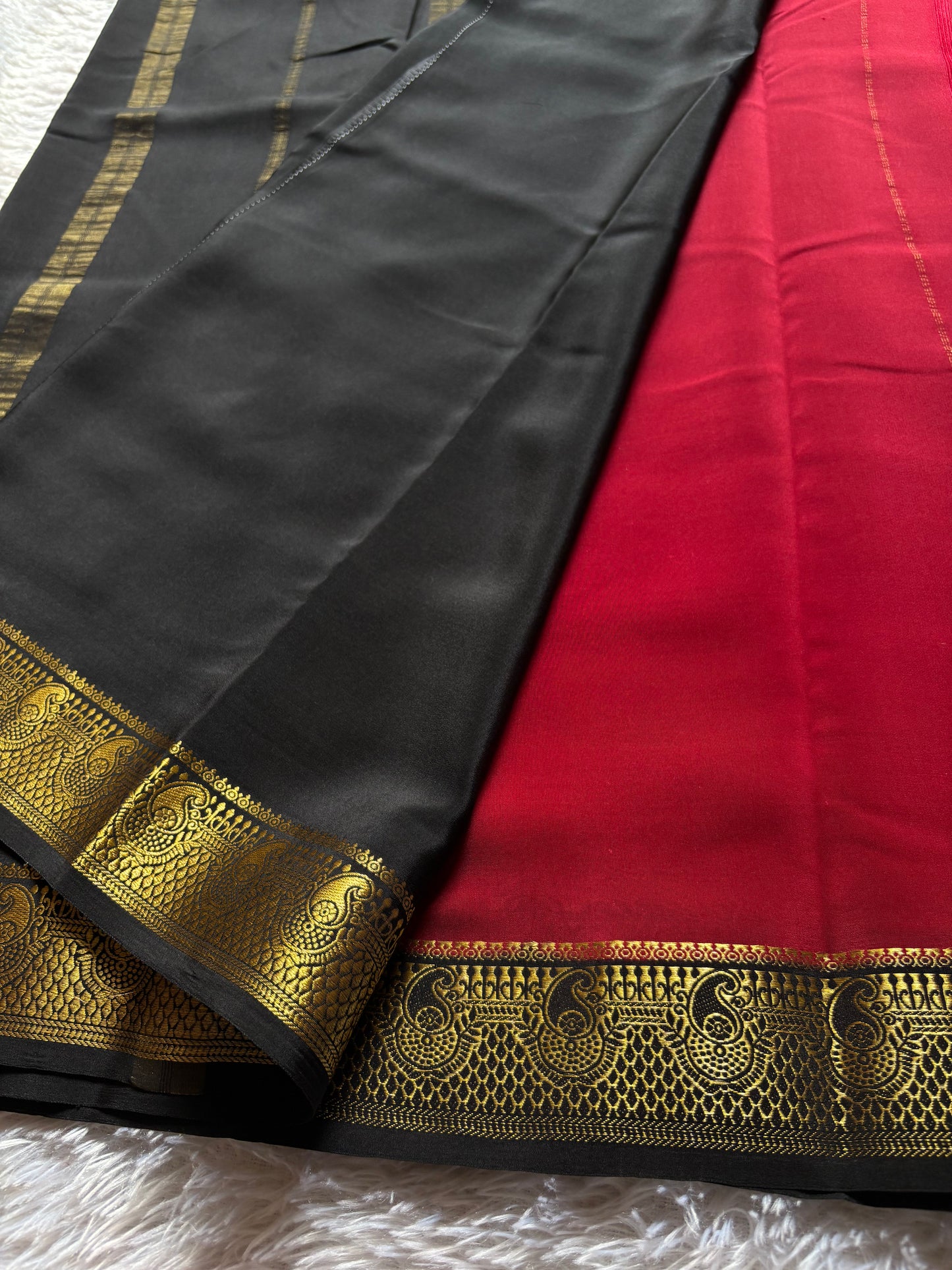 Swarna (2D) : Dark red-black