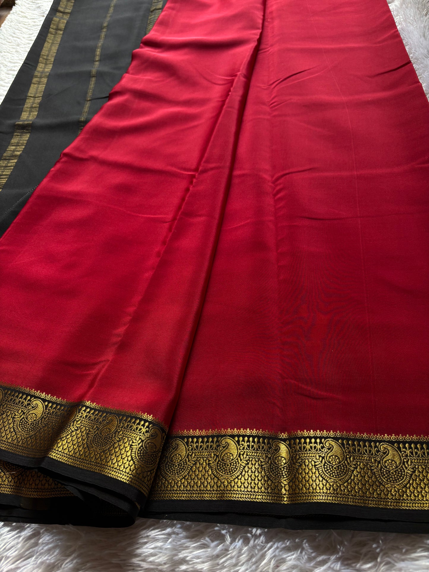 Swarna (2D) : Dark red-black