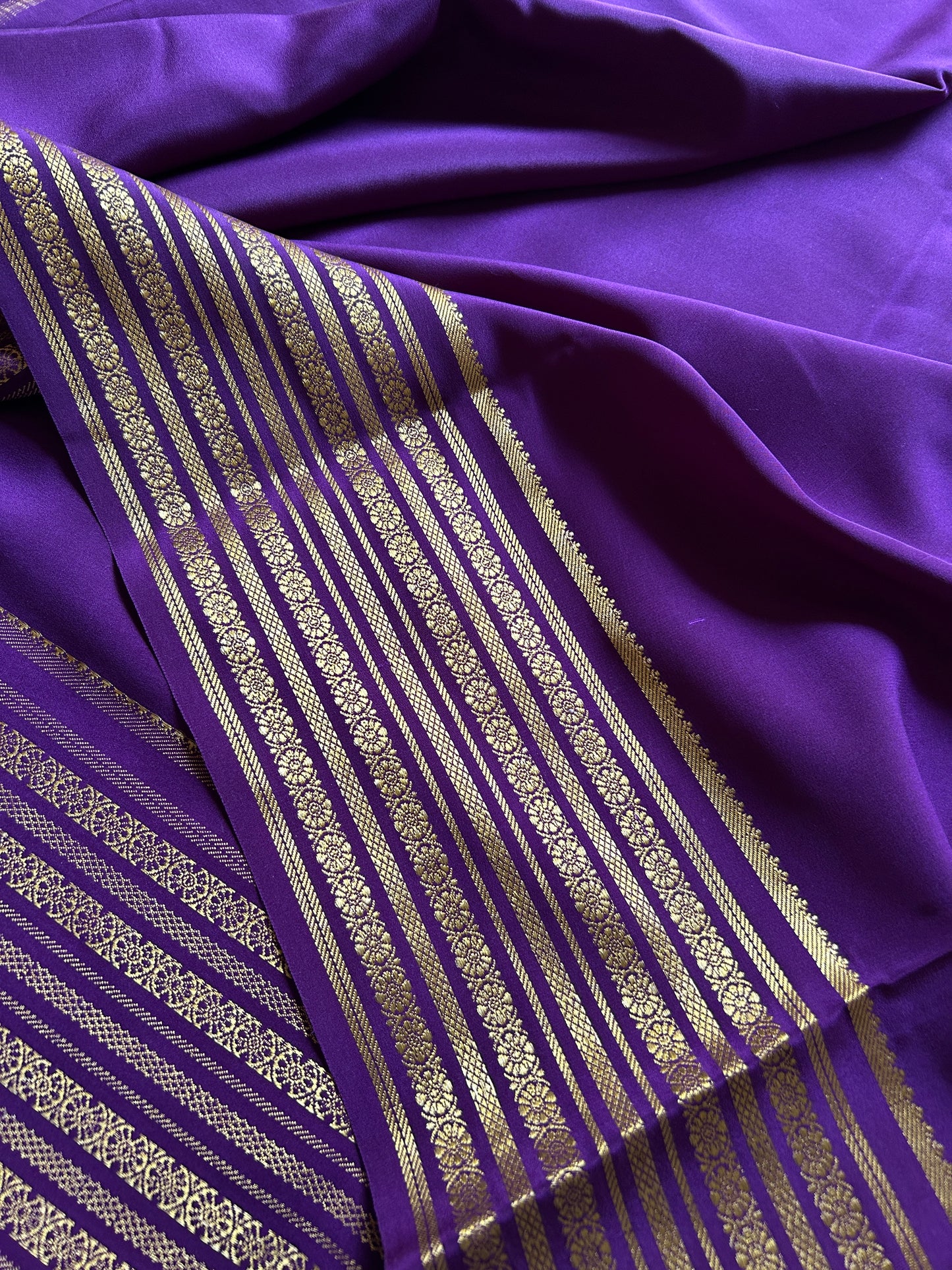 Parimala : Solid Deep violet
