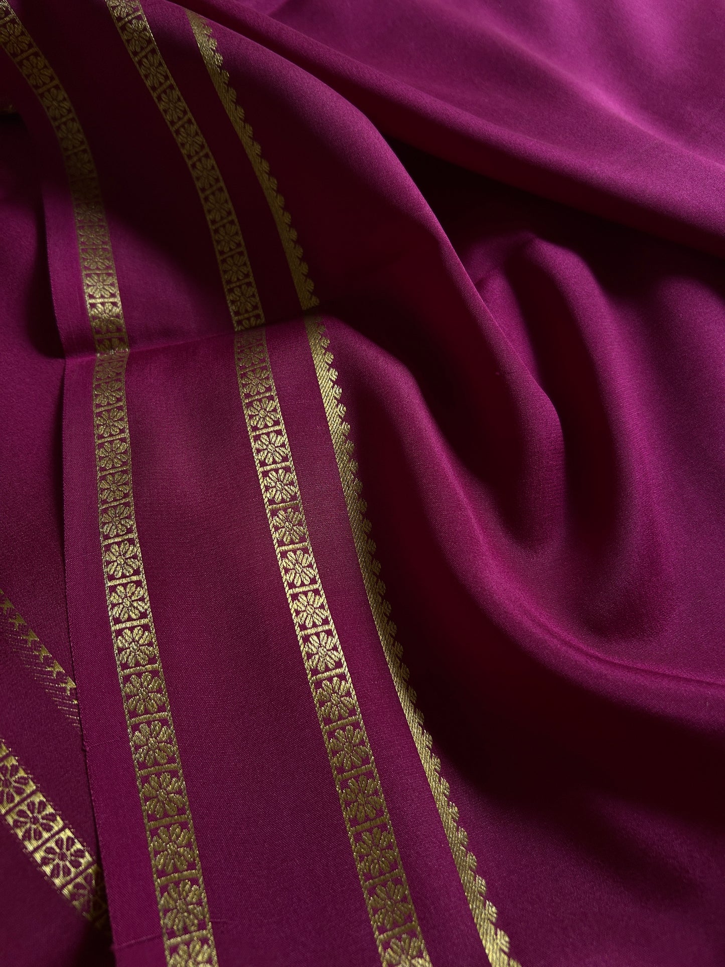 Gagana : Solid Deep magenta