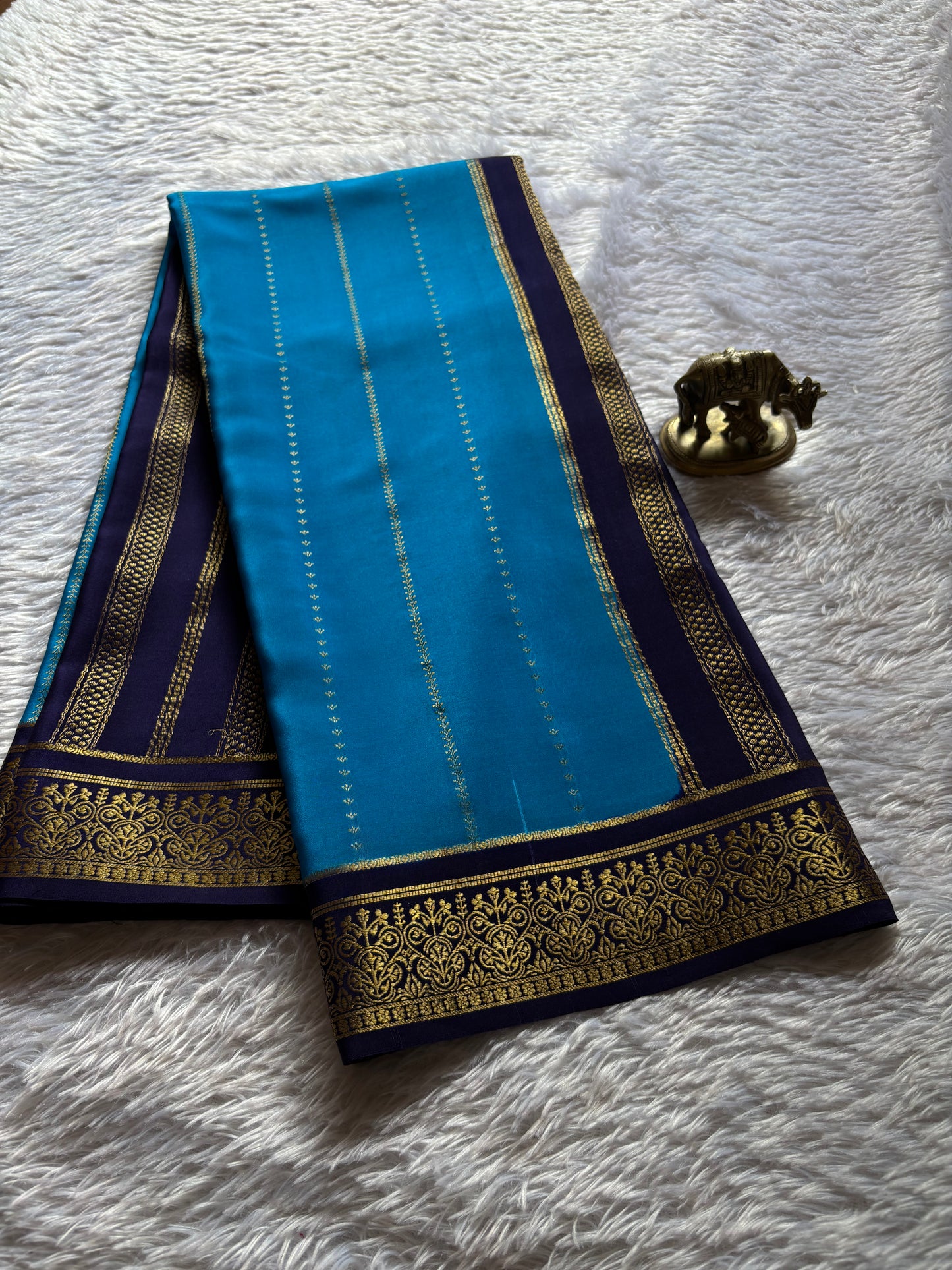 Anila (2D) : Ananda blue-black